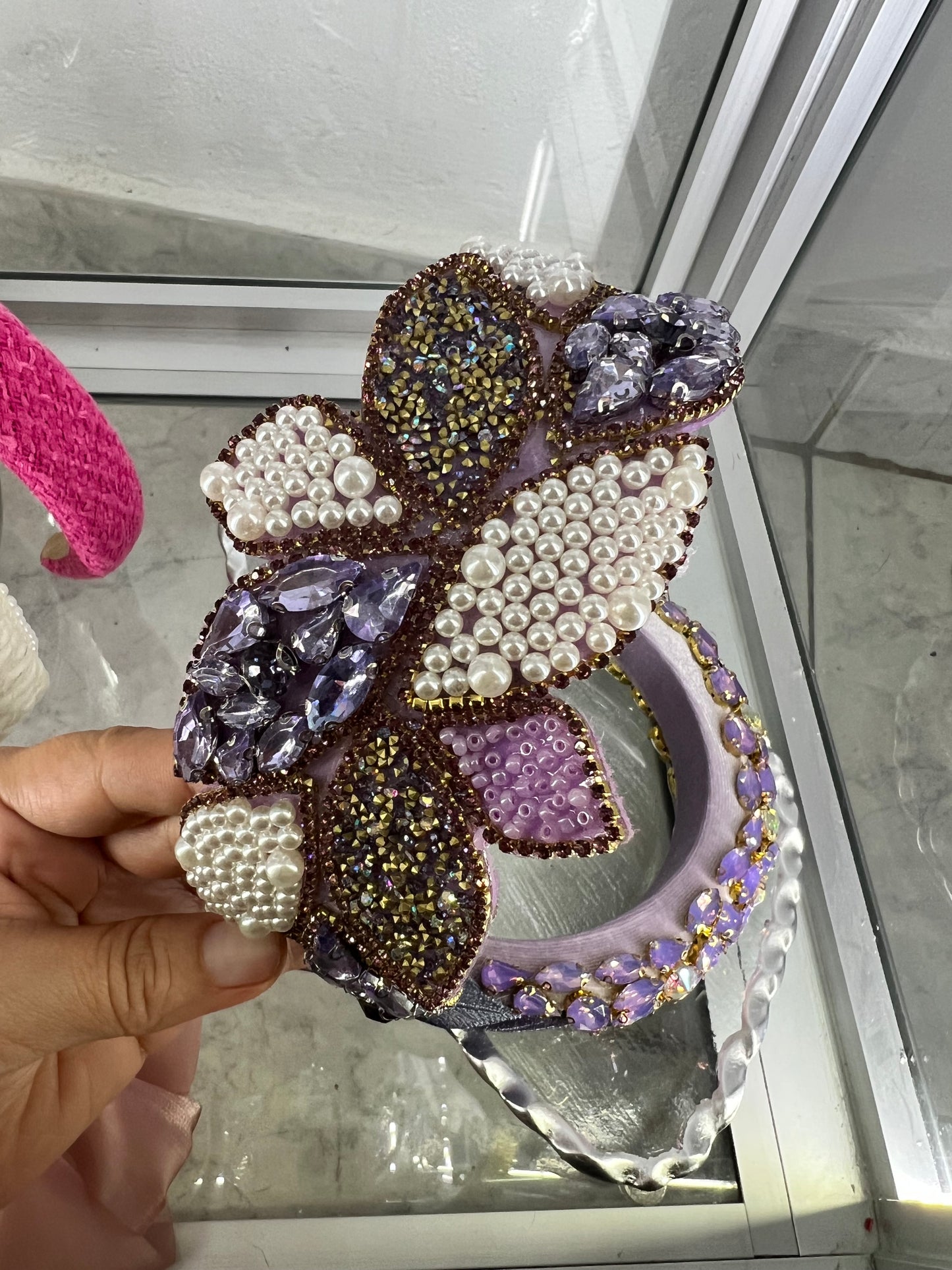 Diadema estilo barroco con diseño de hojas 04001