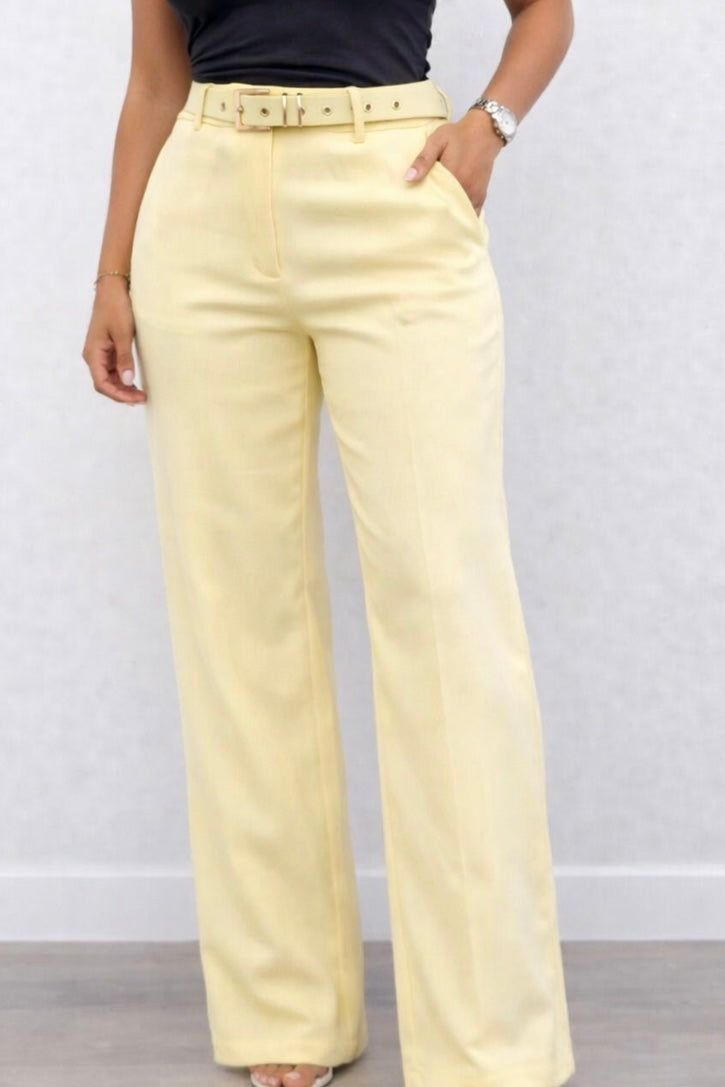 PANTALON AMARILLO CON CORREA
