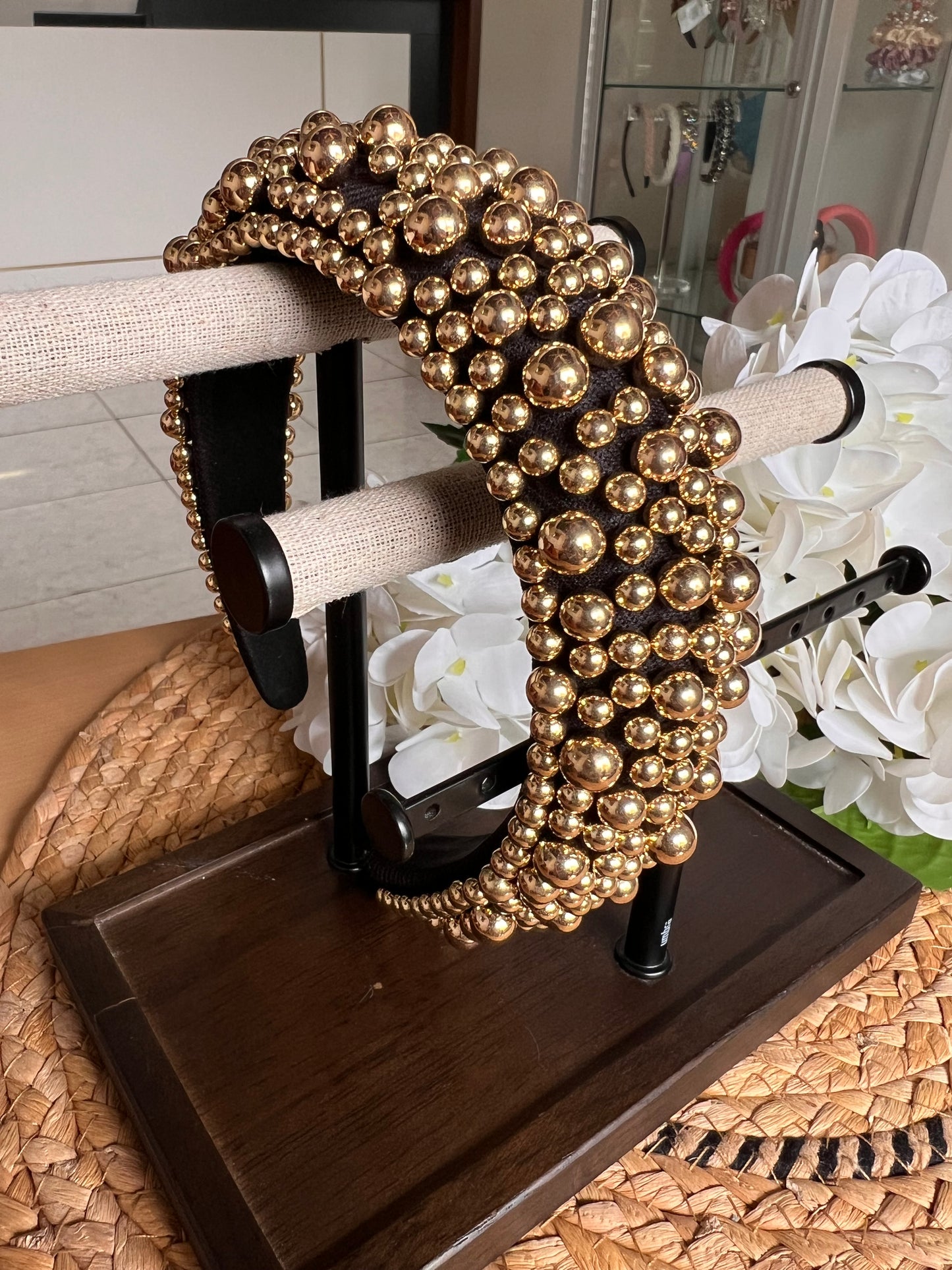 Diadema con perlas doradas 04005