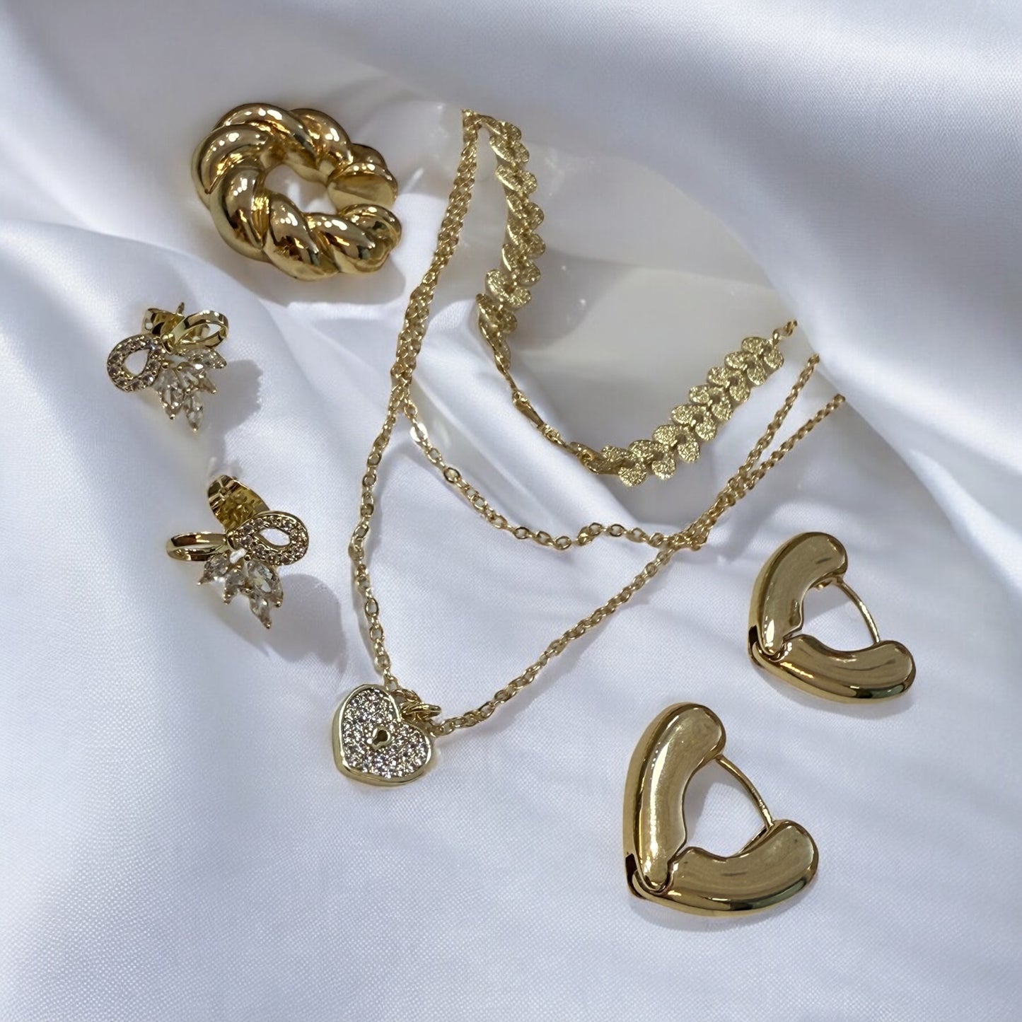 Kit Promo 3 aretes +1 collar accesorios variados