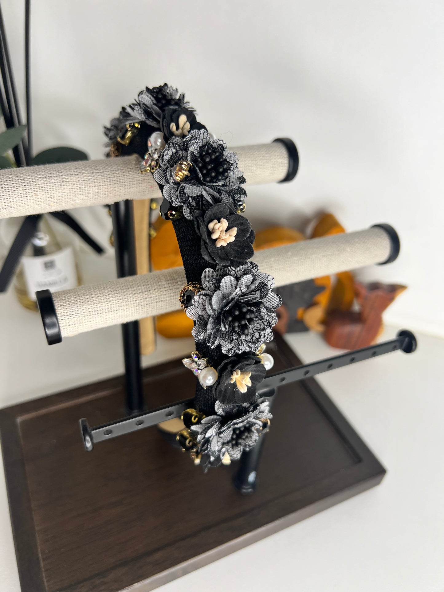 Diadema Estilo Barroco con flores 03813