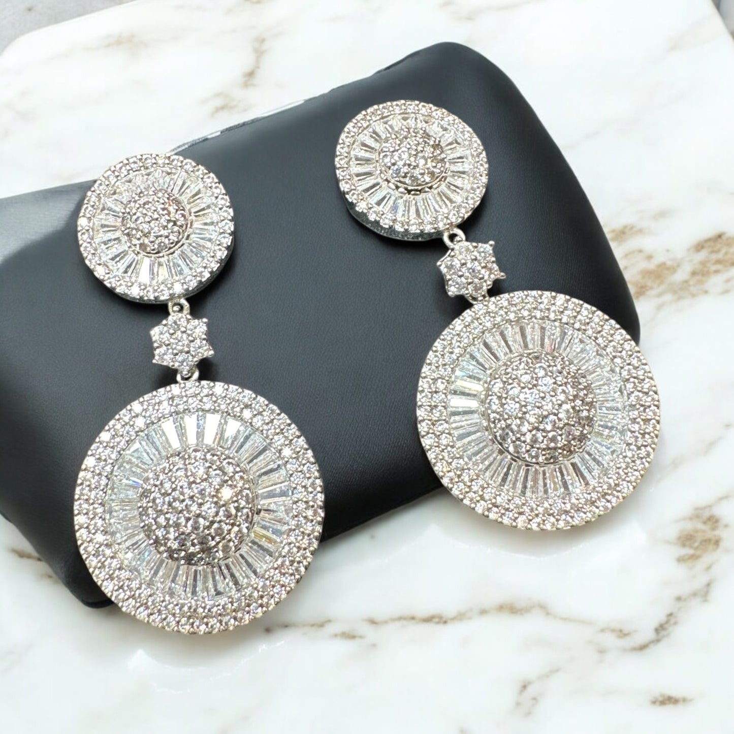 Aretes con Vaguette y Zirconia Plateados