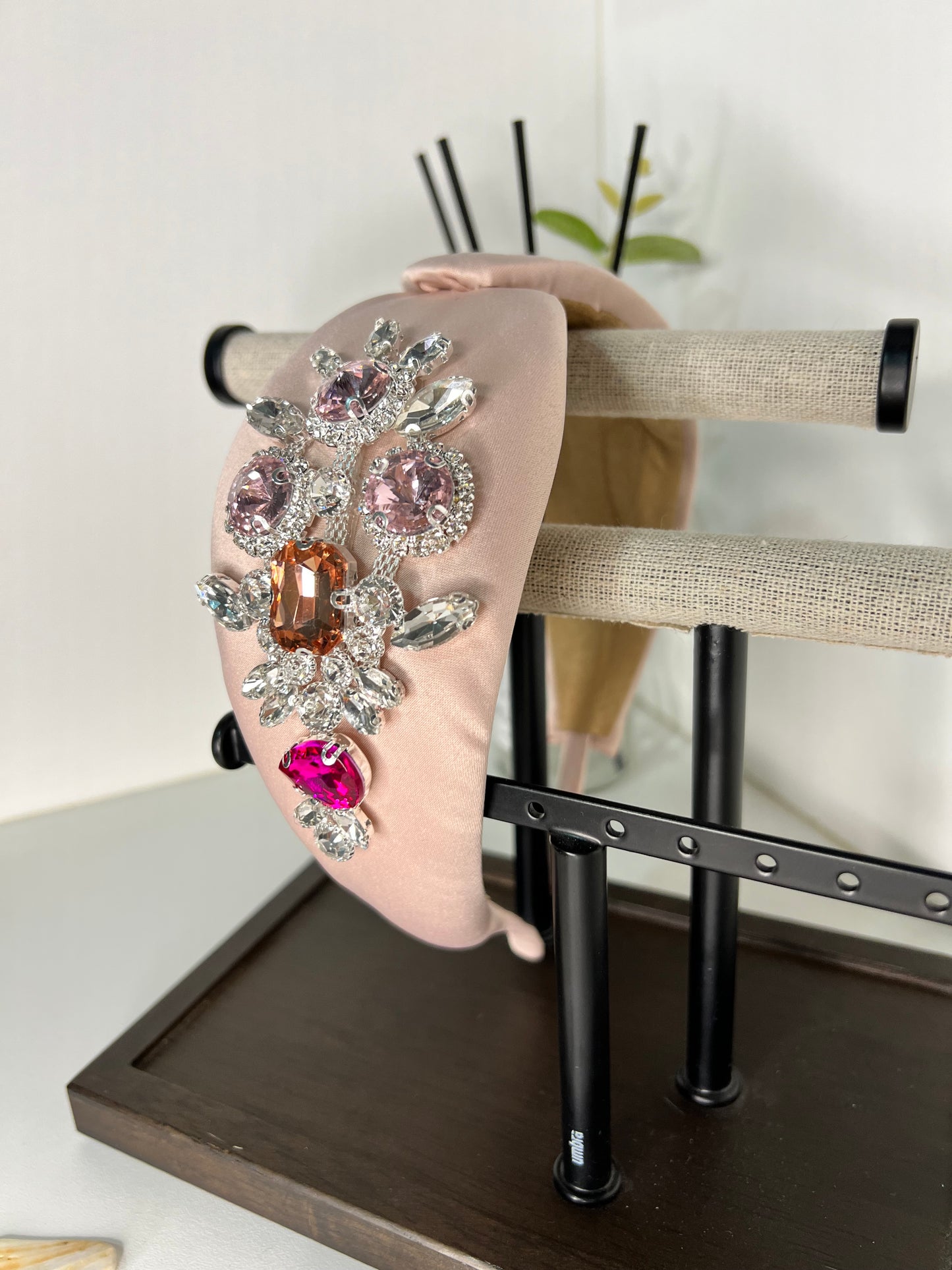 Diadema con diseño de Gema rosada 03804