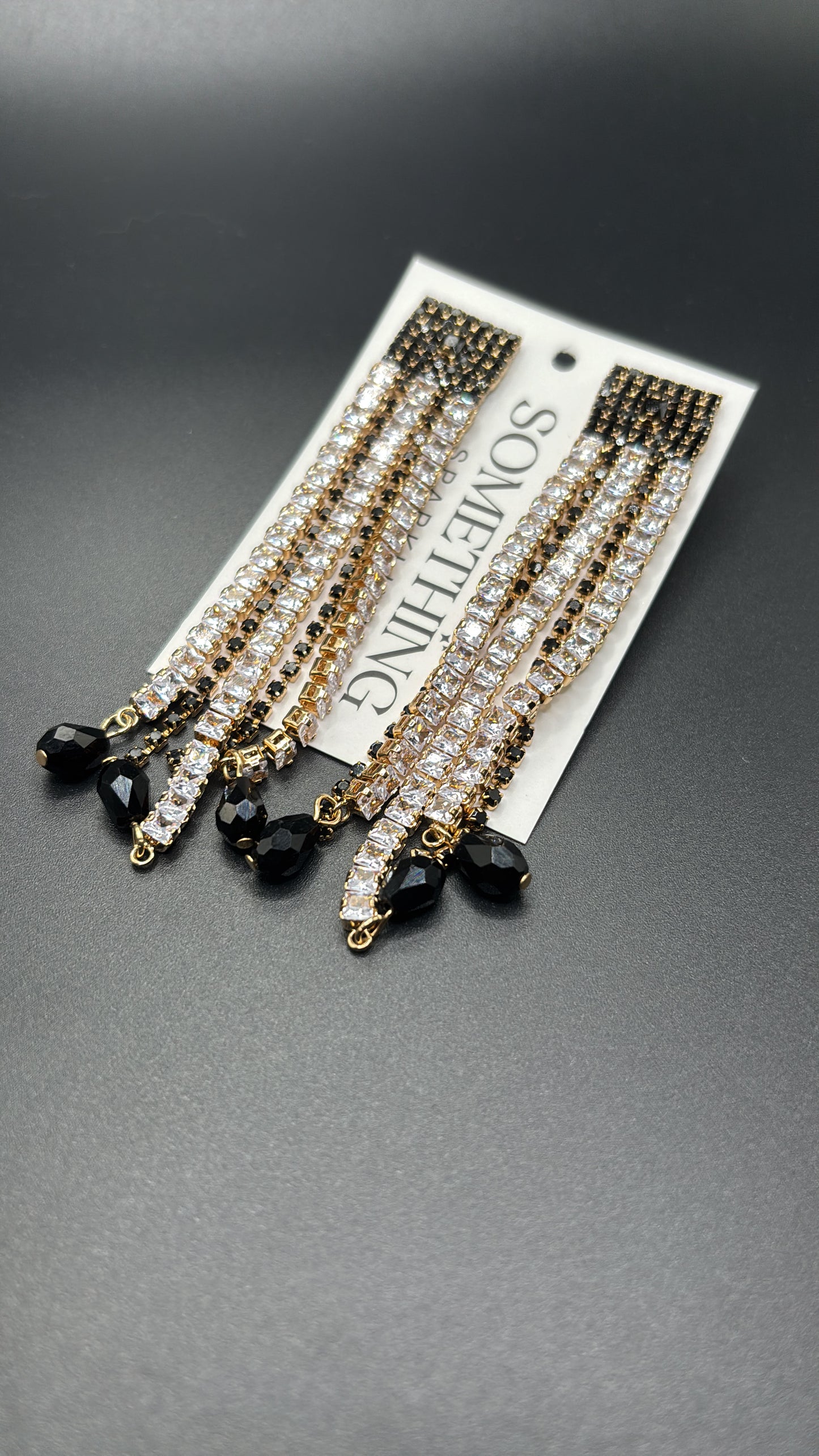 Aretes negro con plateado y dorado