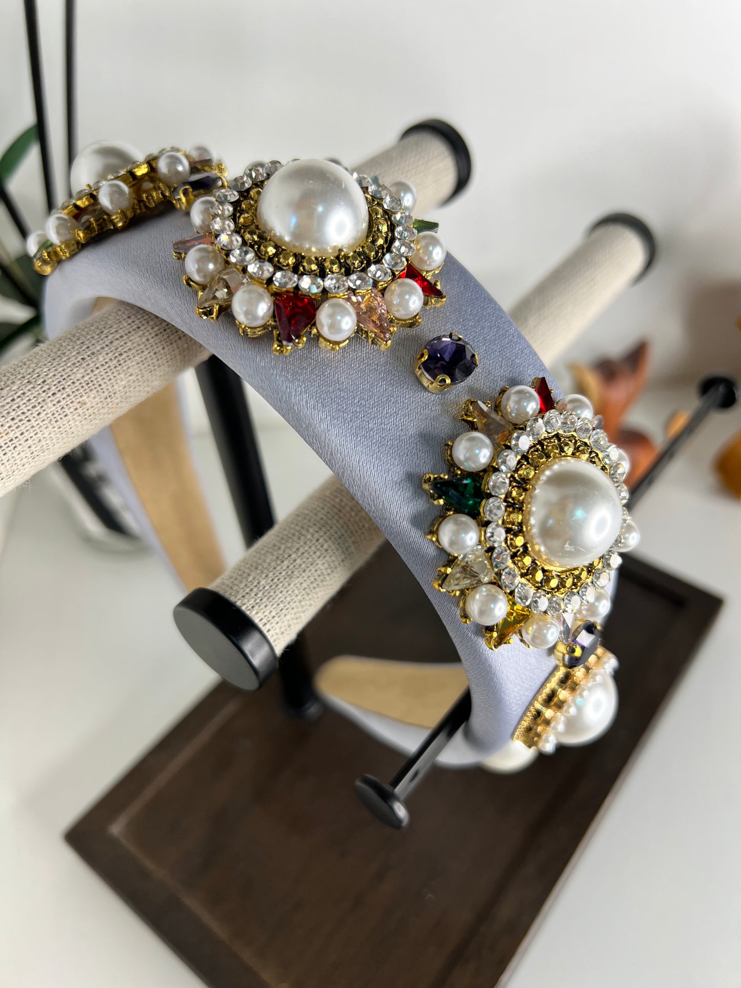Diadema con diseño de perla celeste 02712