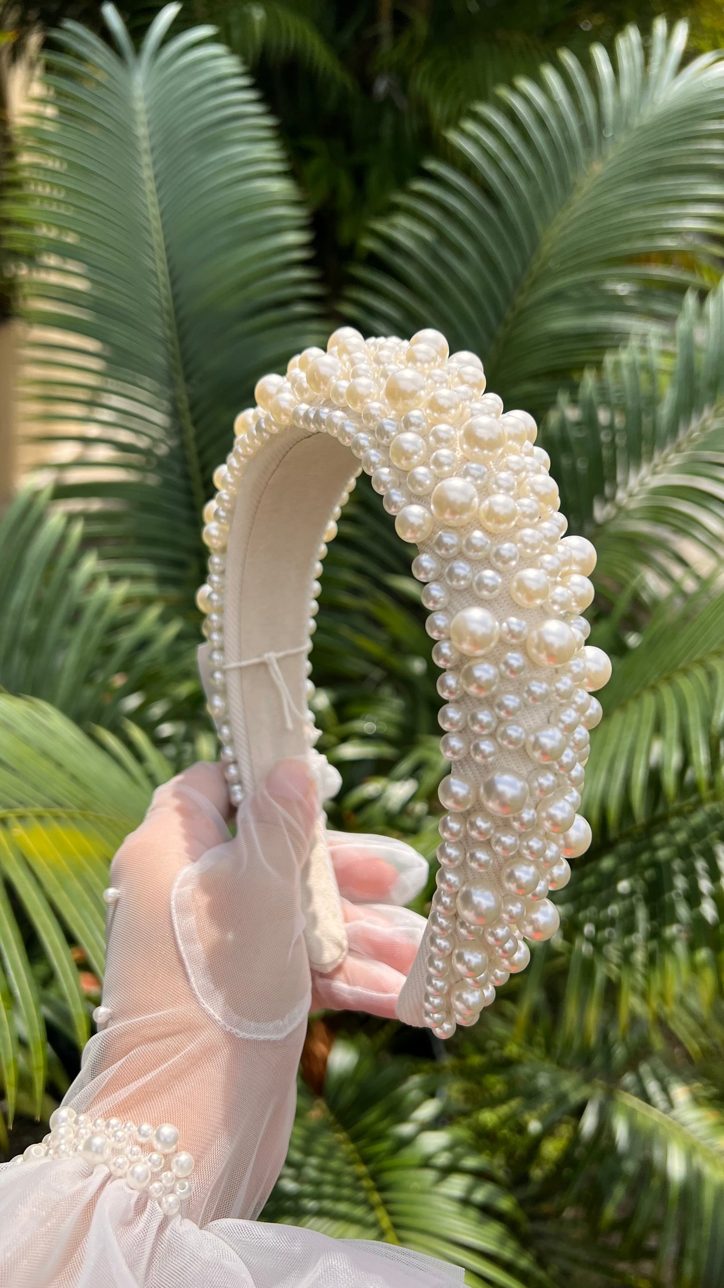 Diadema elegante con perlas 04006