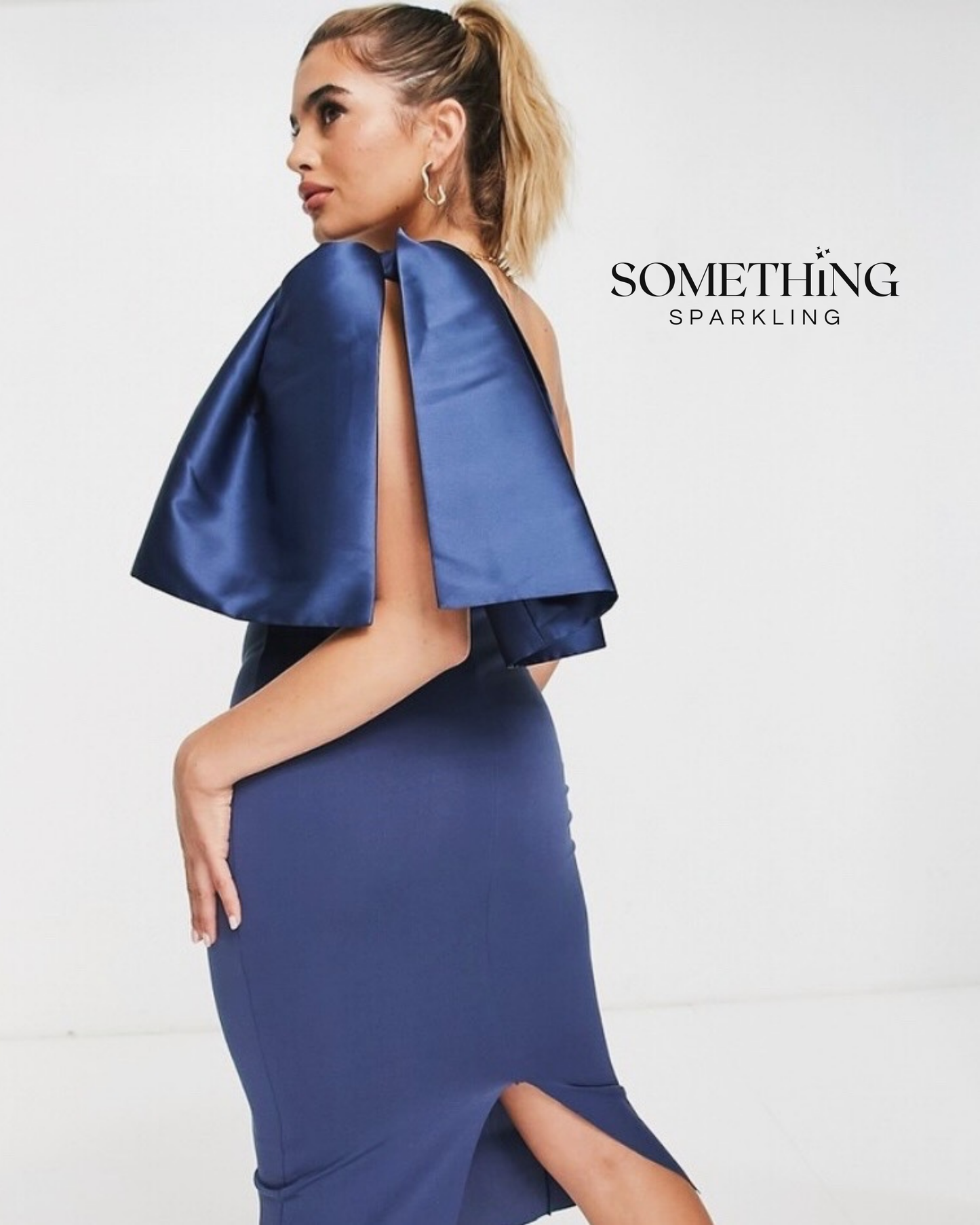 Vestido Azul Marino con Manga estilo Lazo