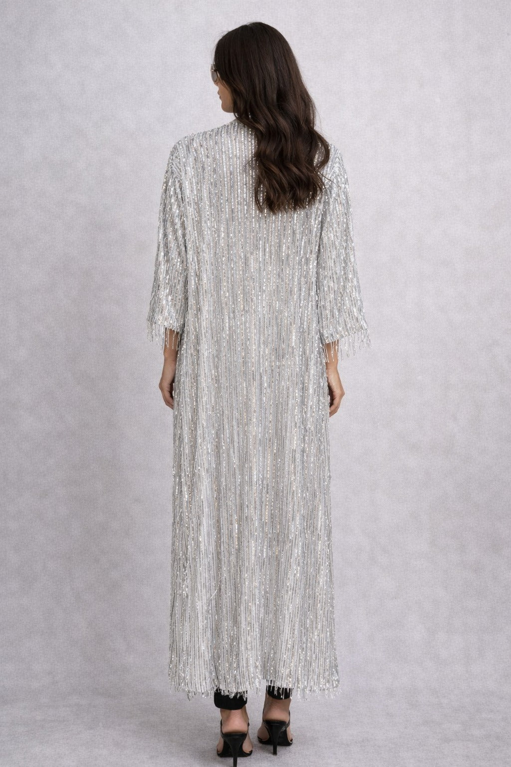 Kimono de lentejuelas plateadas largo