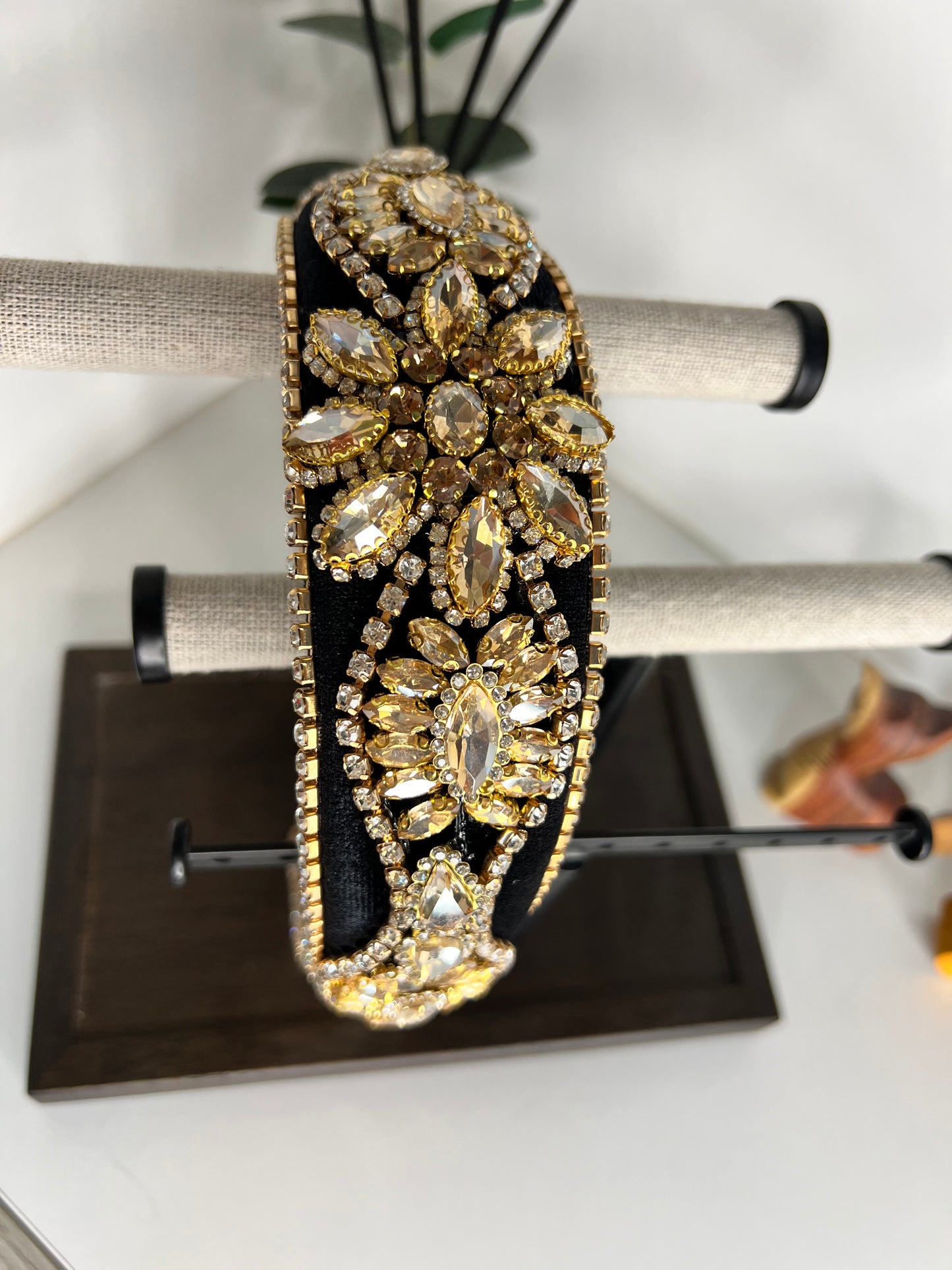 Diadema Vintage con gemas y brillos 03805