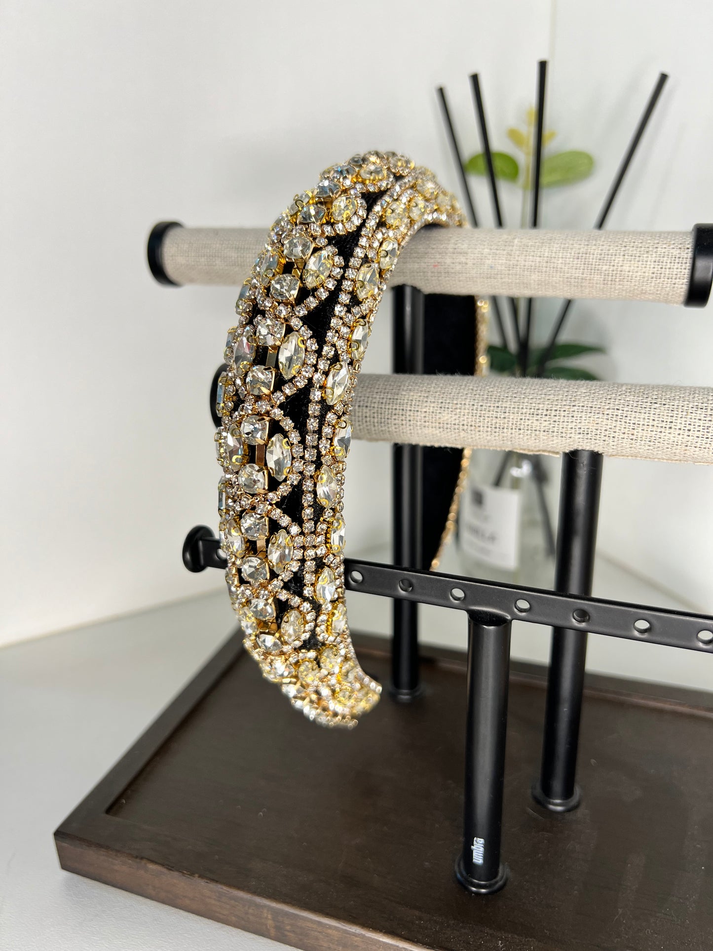 Diadema Vintage con gemas brillantes 03801