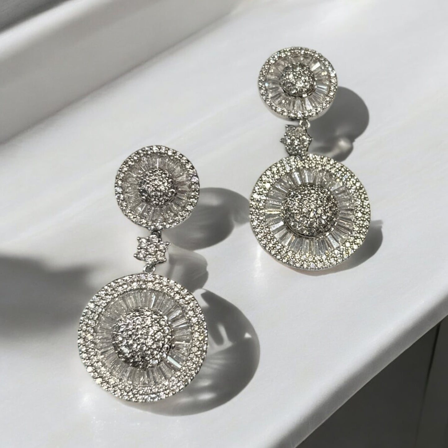 Aretes con Vaguette y Zirconia Plateados