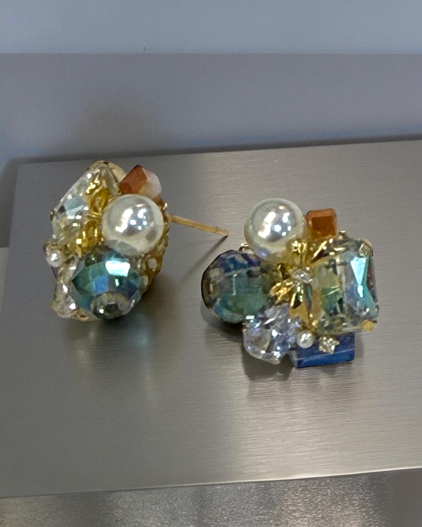 TOPITOS CON CRISTALES VARIOS Y PERLAS