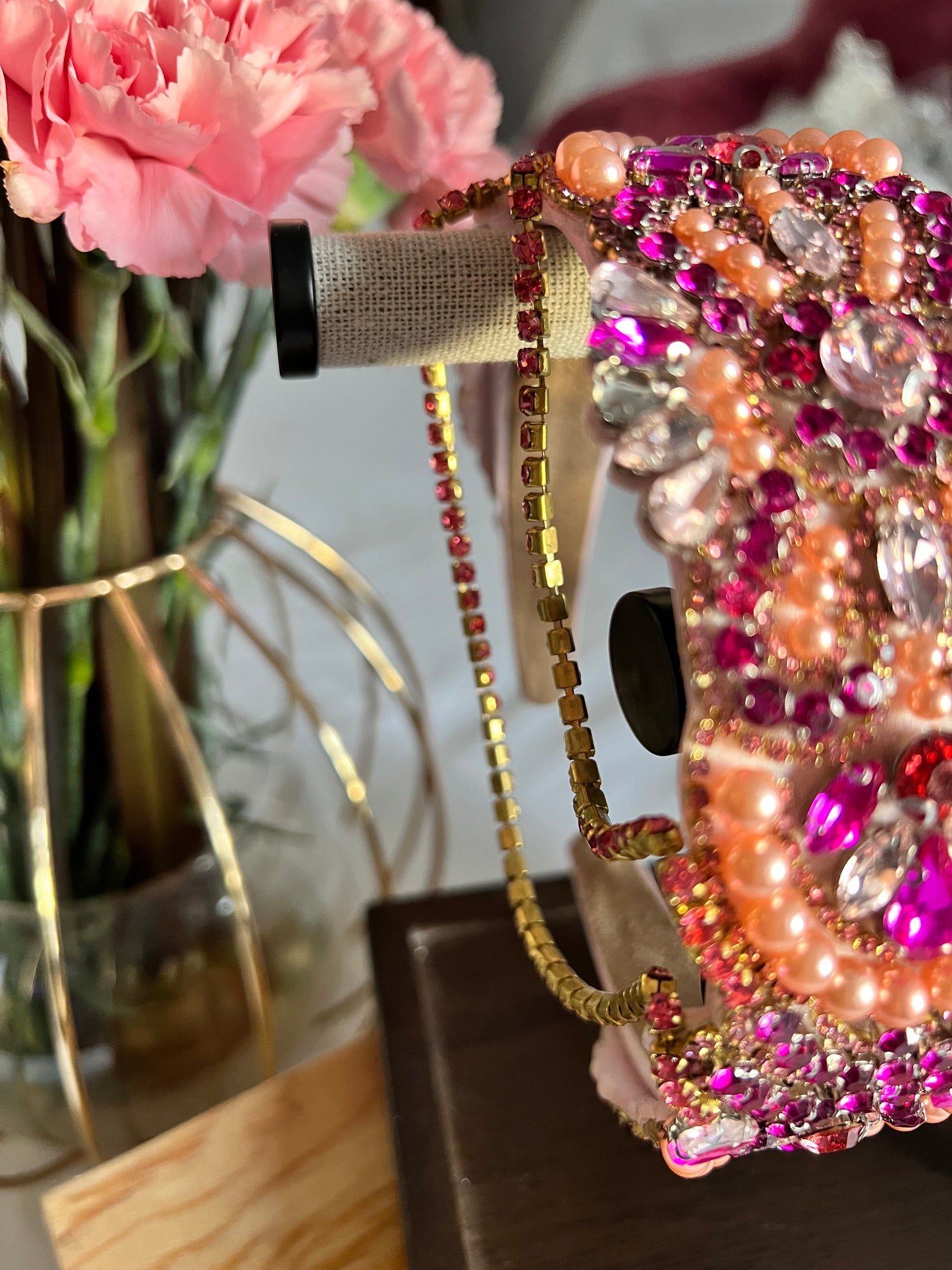 Diadema de zirconia cúbica con diseño de perlas rosadas 03808