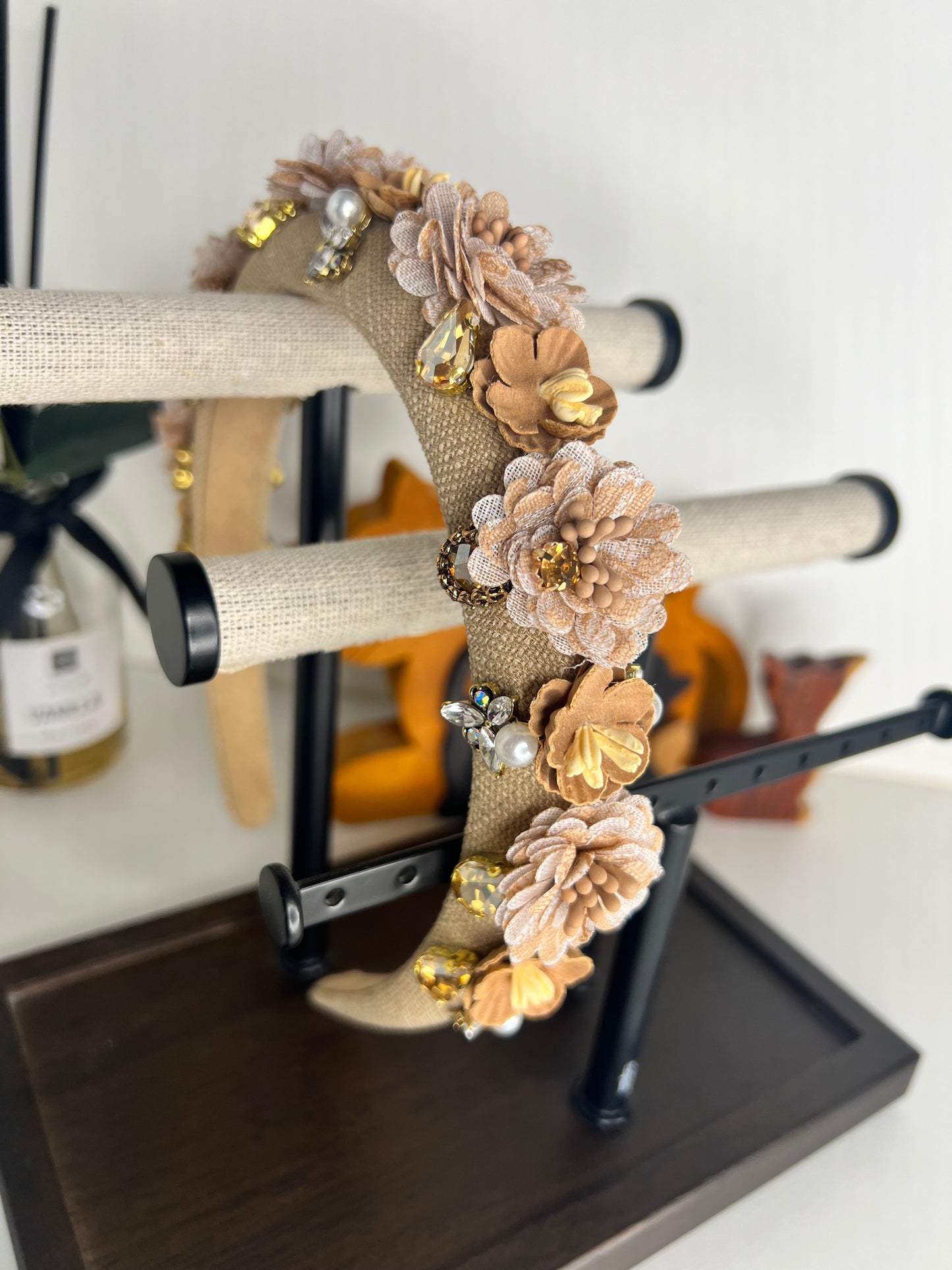 Diadema Estilo Barroco con flores 03813