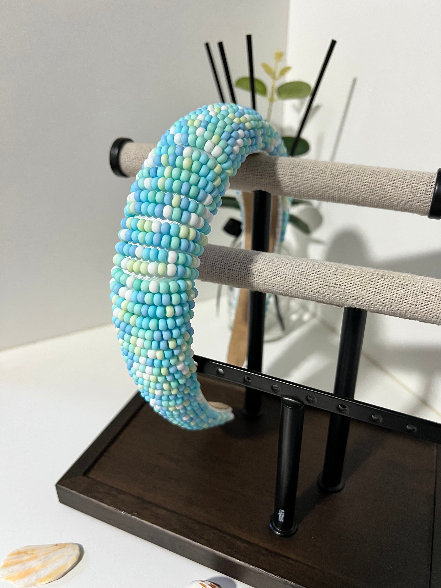 Diadema con cuentas de colores 02716