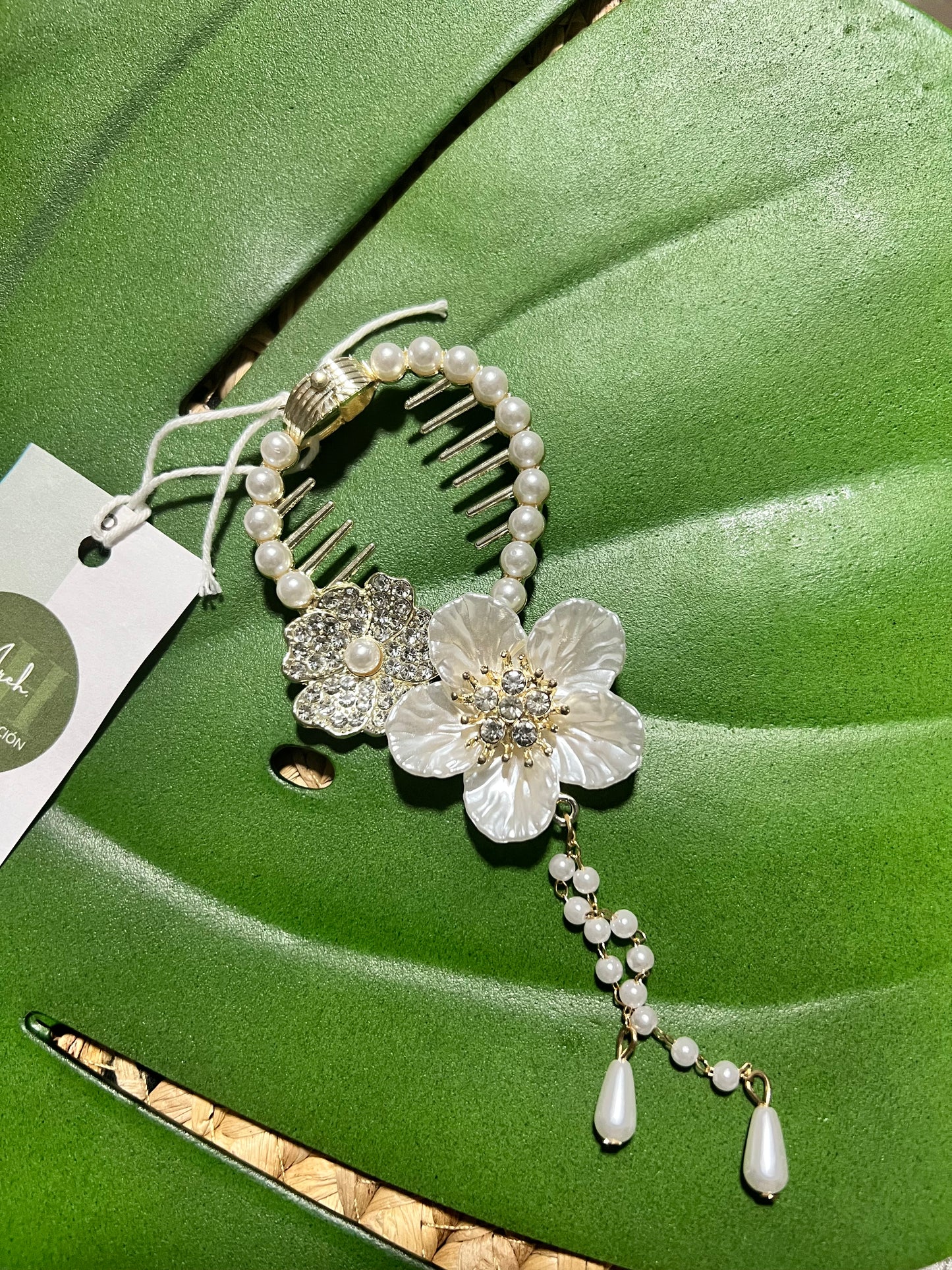 Gancho con diseño de flores 01105