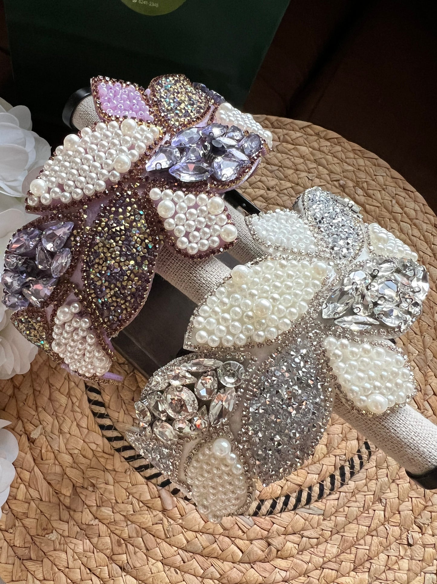 Diadema estilo barroco con diseño de hojas 04001