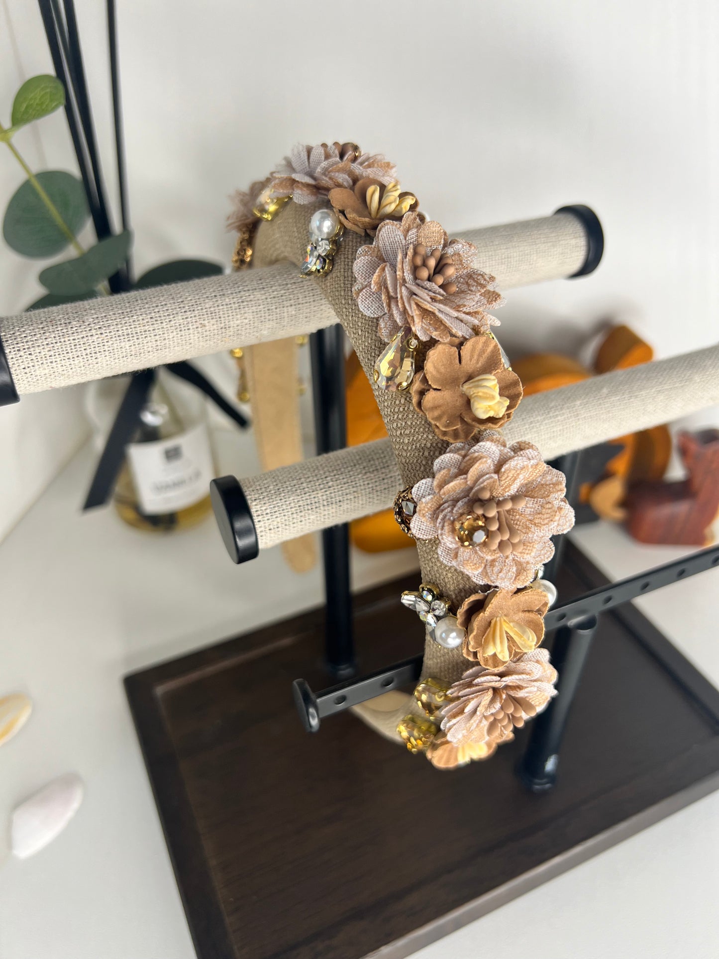 Diadema Estilo Barroco con flores 03813