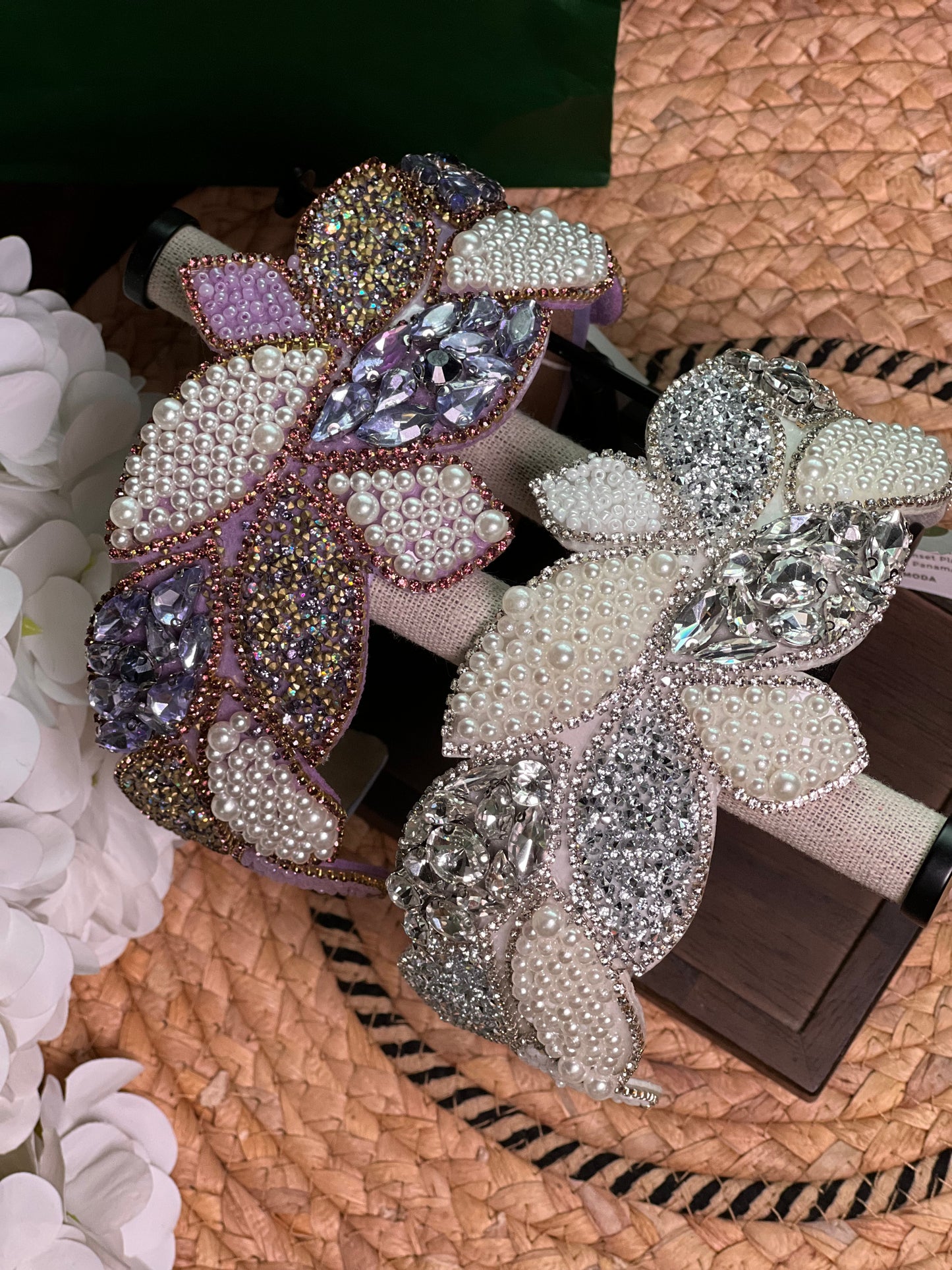 Diadema estilo barroco con diseño de hojas 04001