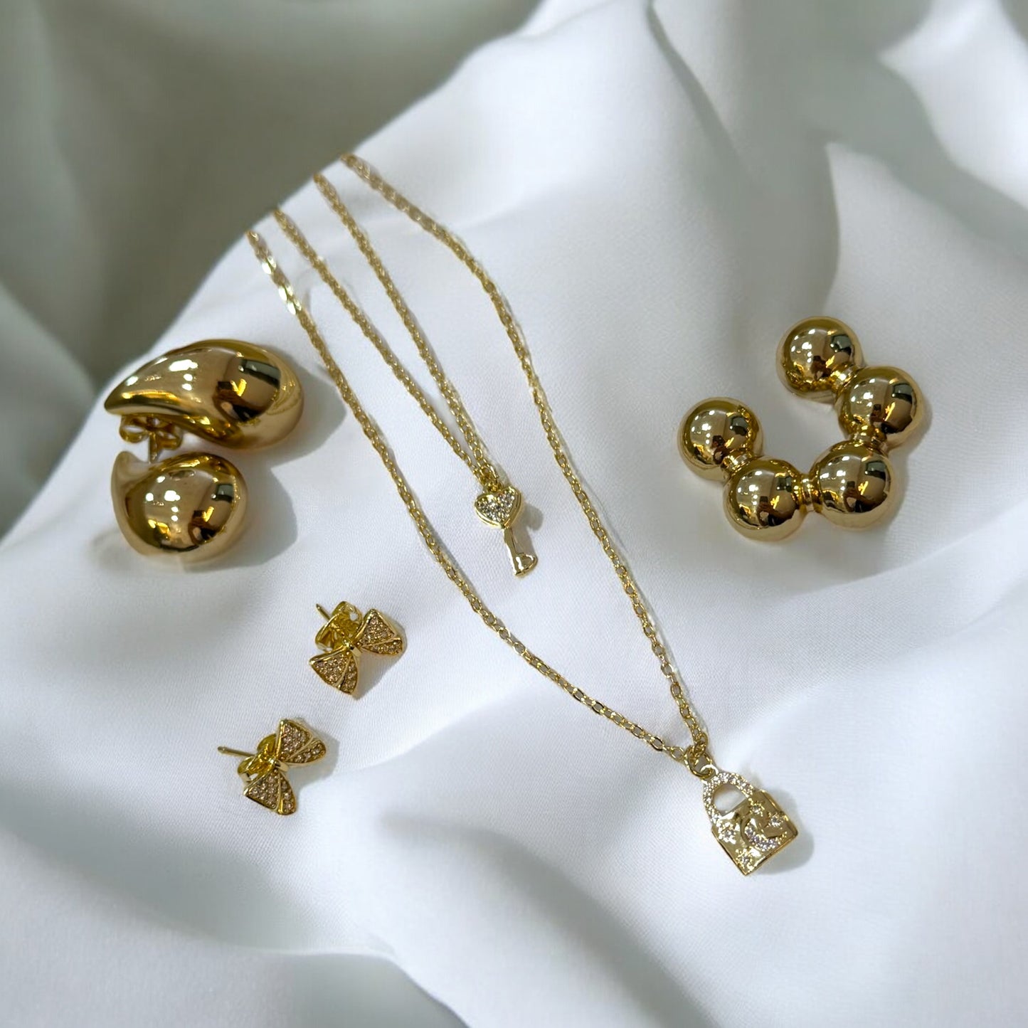 Kit Promo 3 aretes +1 collar accesorios variados