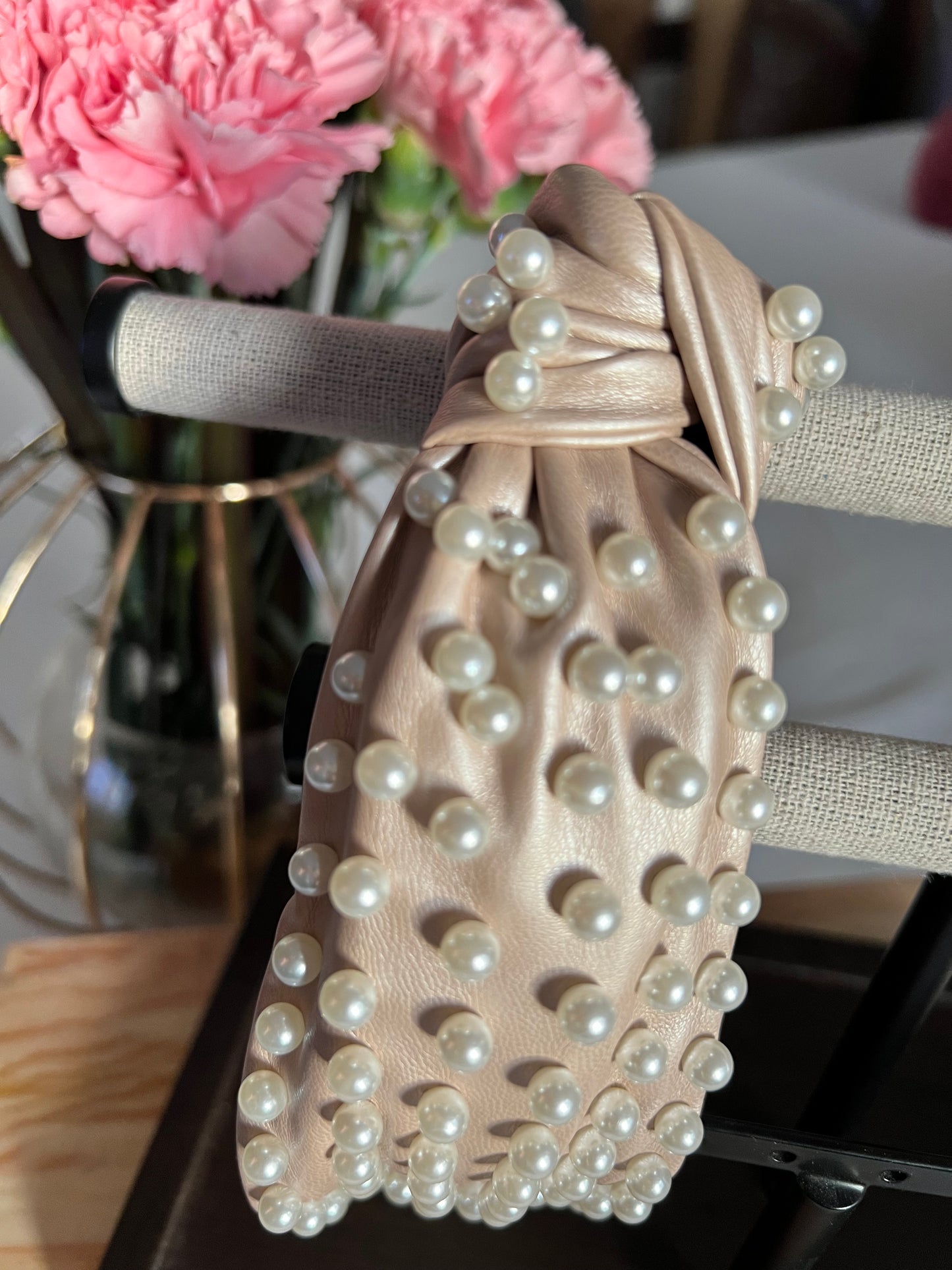 Diadema con perlas y con diseño de nudo 02702