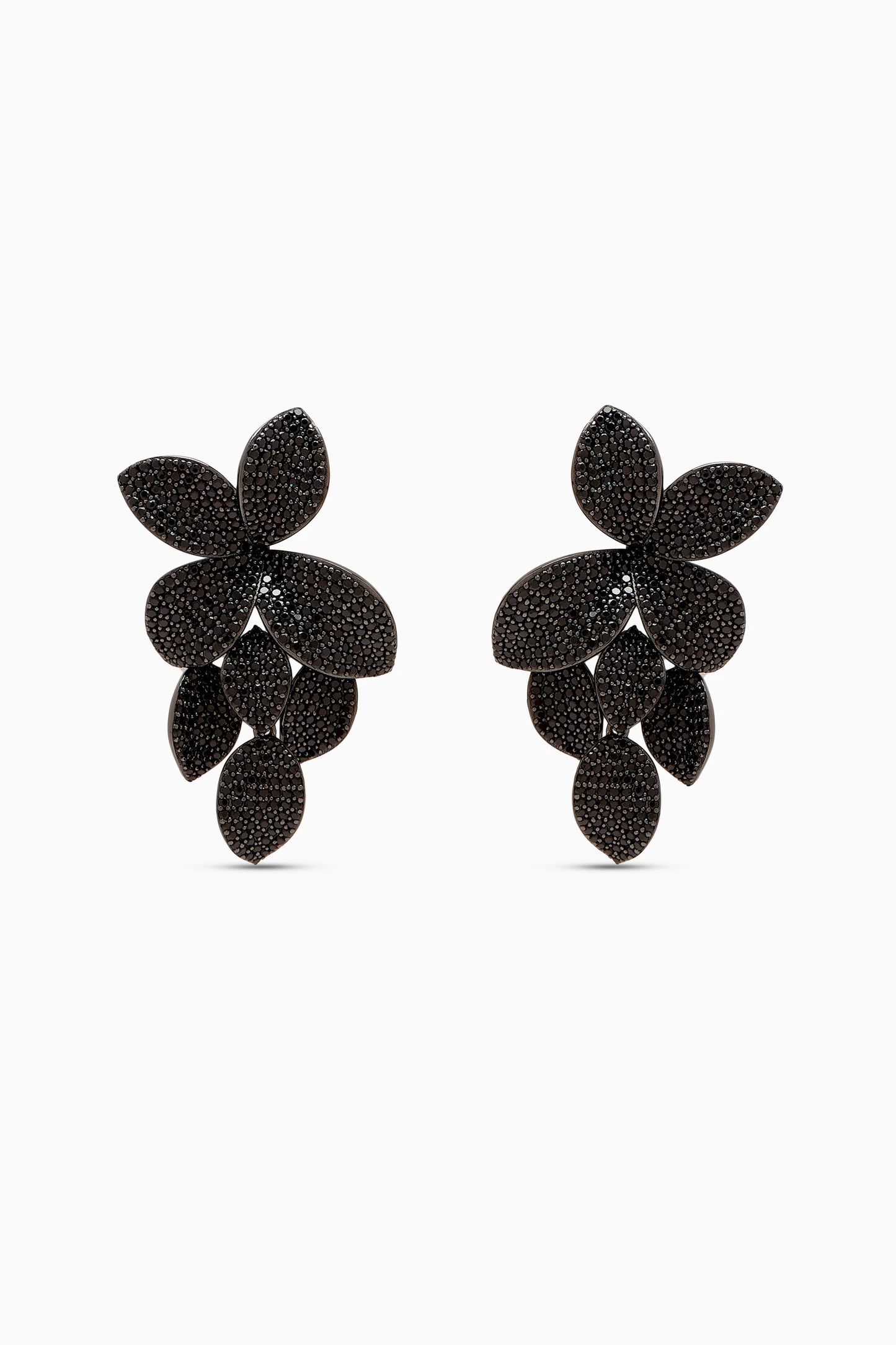 Aretes colgantes negros estilo leaves con zirconia