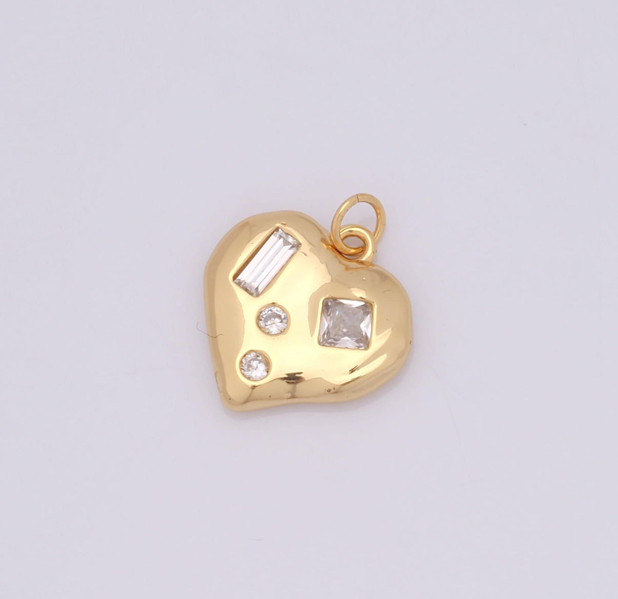 DIJE DE CORAZON CON CIRCONES