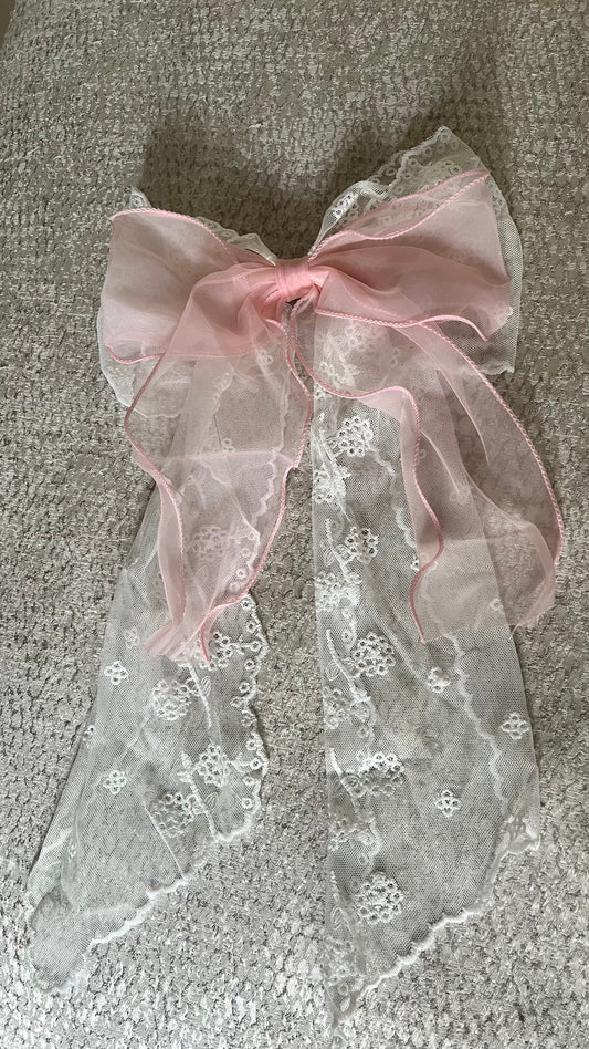 Lazo de chifón rosado y encaje 01203