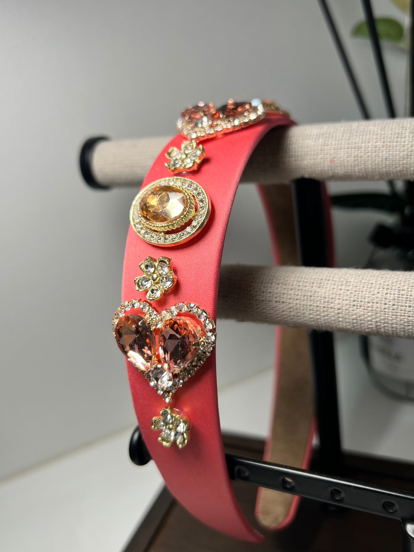 Diadema Decorada Con Pedrería En Forma De Corazón 02701