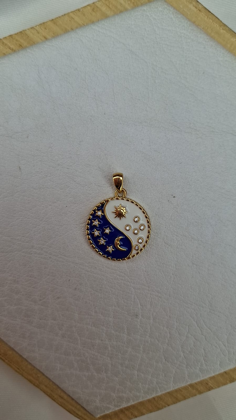 DIJE YIM YAM AZUL Y BLANCO