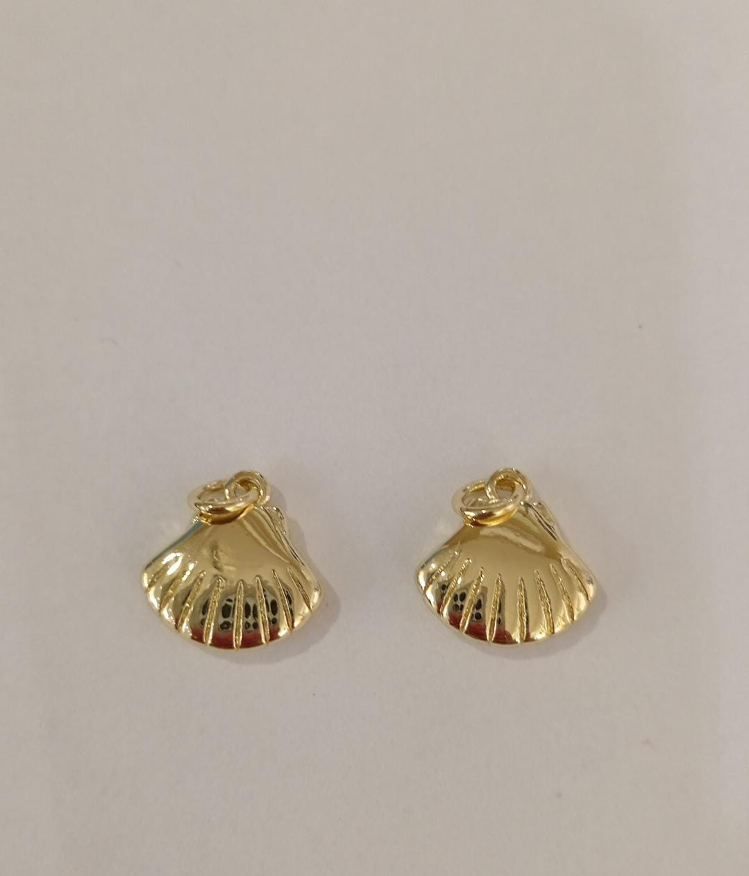 DIJE MINI CONCHA SENCILLA