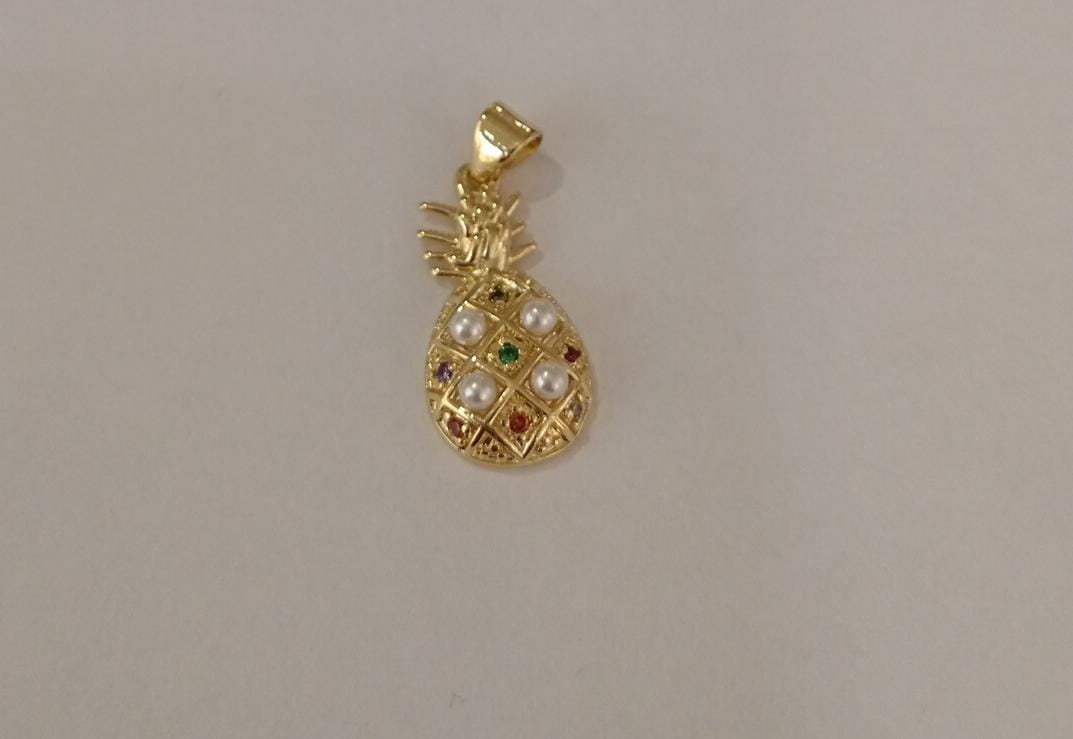 DIJE PIÑA CON CUATRO PEPITAS