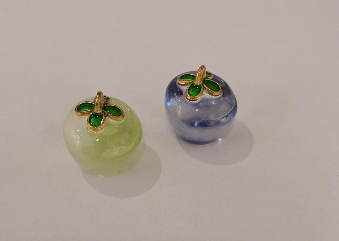 DIJE MANZANITA SEMITRANSPARENTE