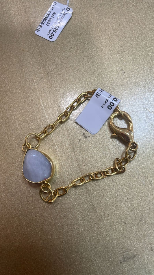 Pulsera con dije de cuarzo blanco