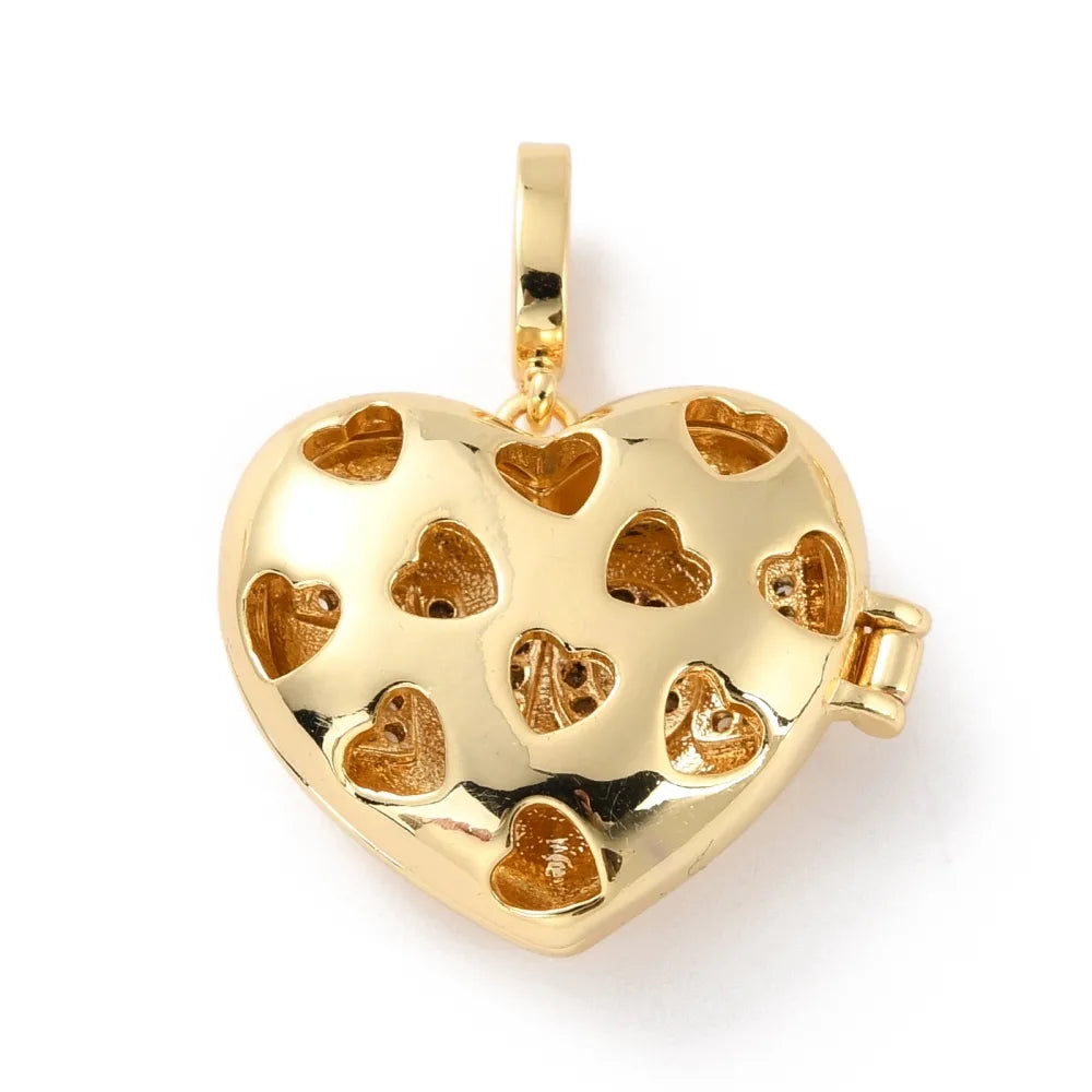 RELICARIO DE CORAZON DORADO CON DISEÑO DE LOVE Y CORAZONCITOS
