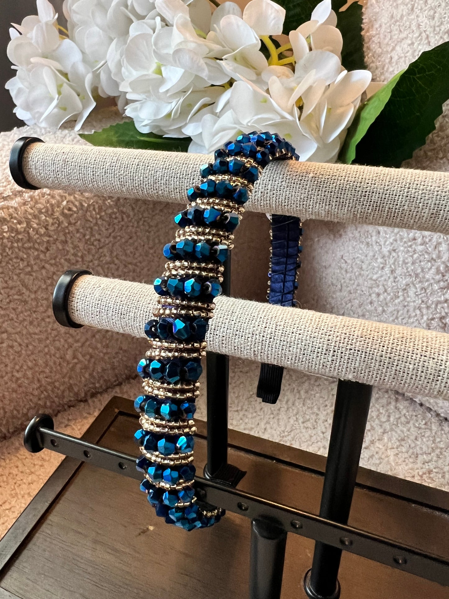 Diadema delgada azul rey con dorado 01510