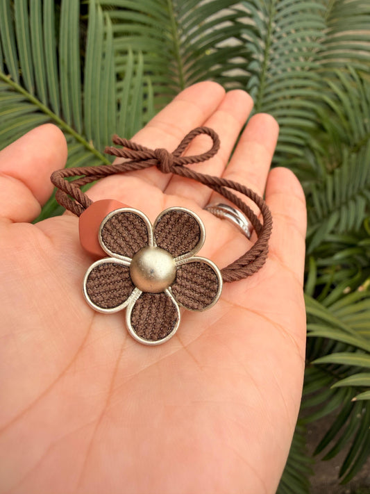 Liga para el cabello diseño de flores