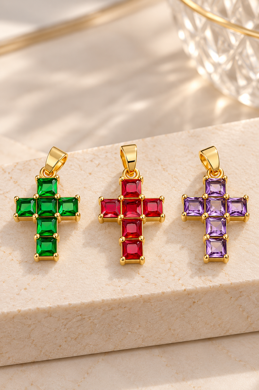 DIJE DE CRUZ DORADA CON CRISTALES