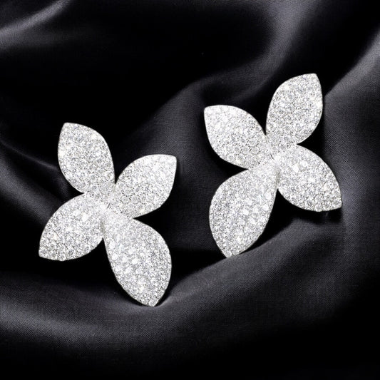 SSB- A480- Aretes estilo Leaves Plateados con Zirconia