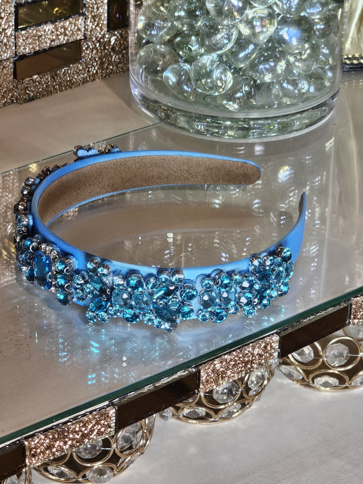 Diadema con zircones turquesa