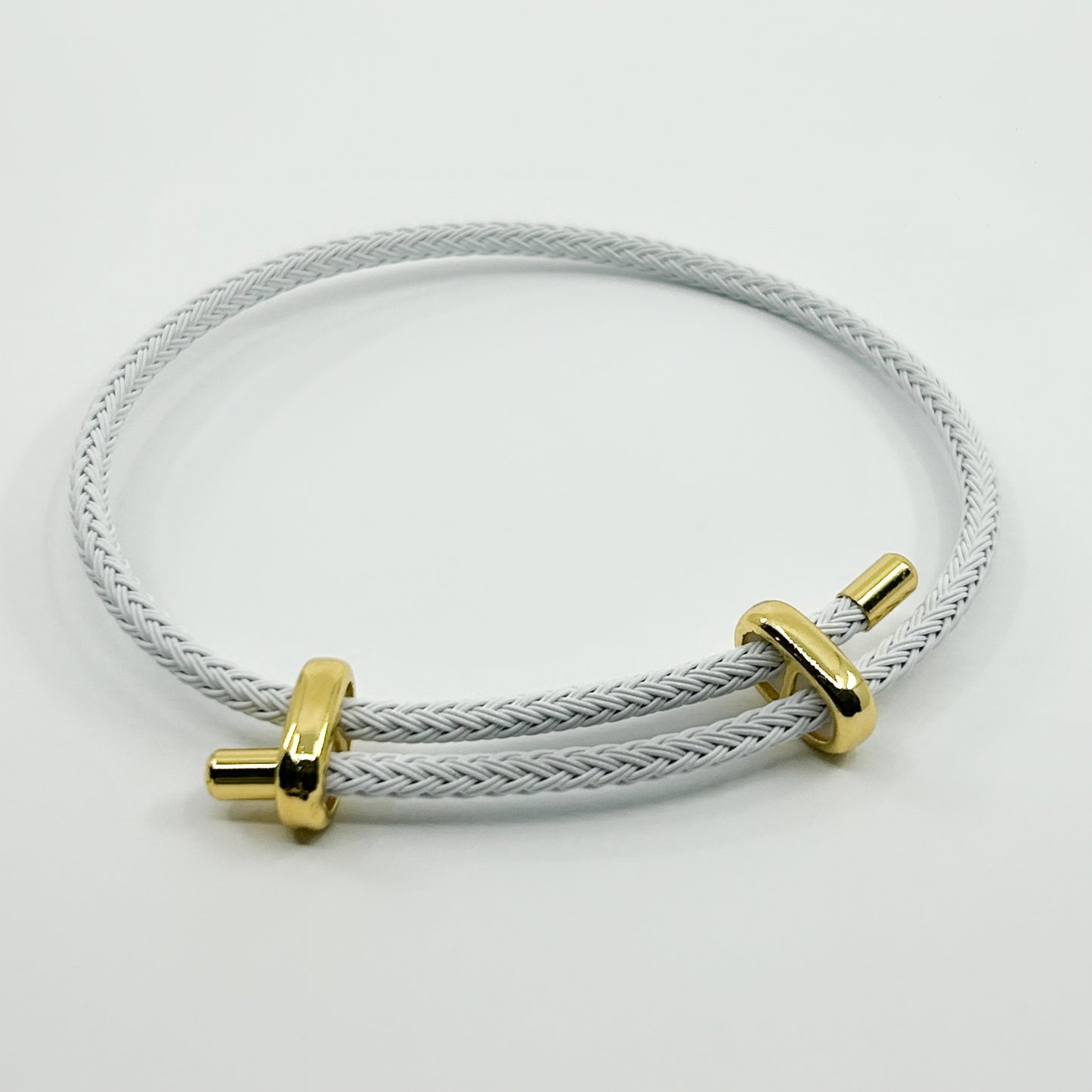 Pulseras ajustable cuerina rigida colores variados