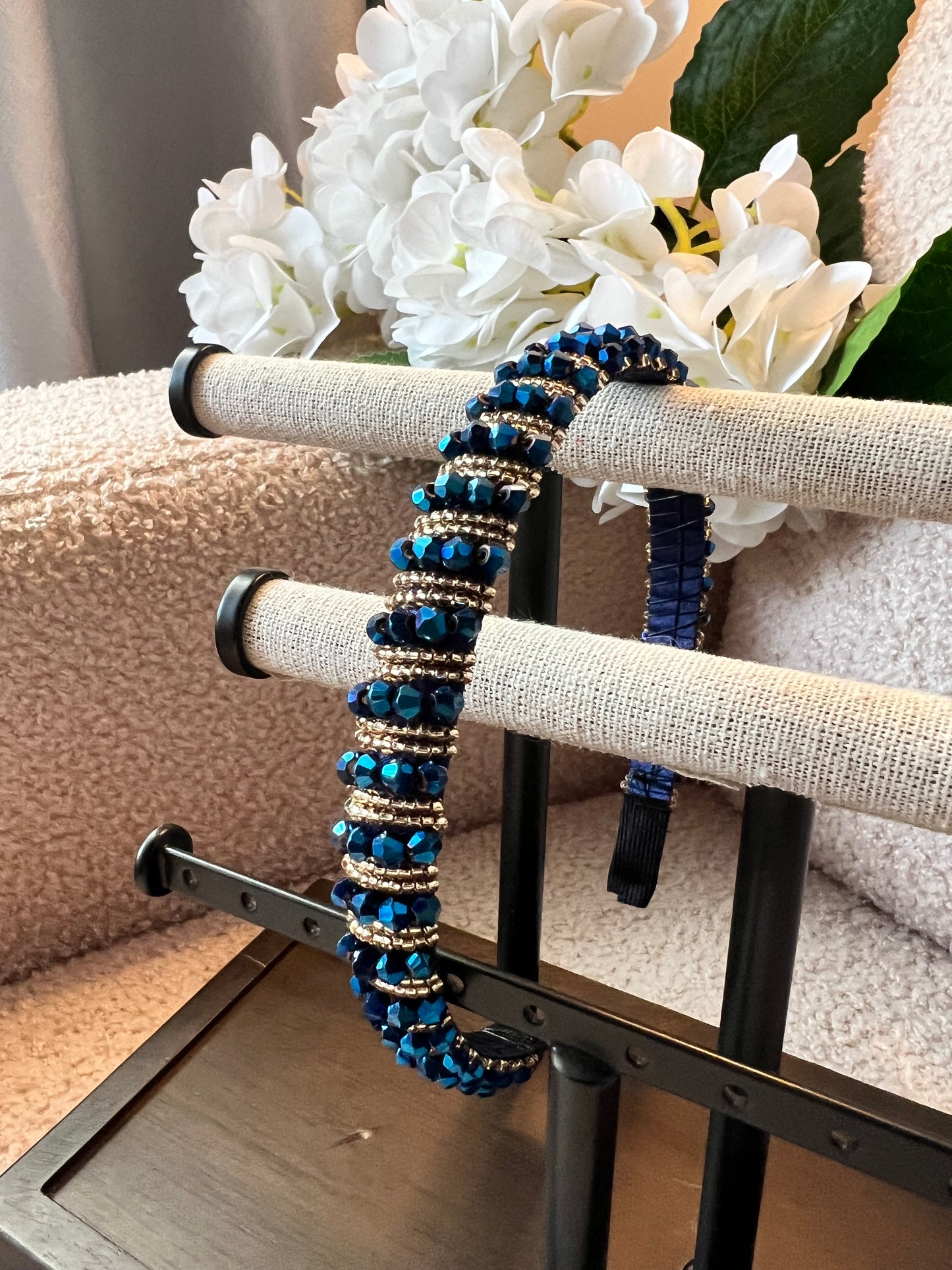 Diadema delgada azul rey con dorado 01510