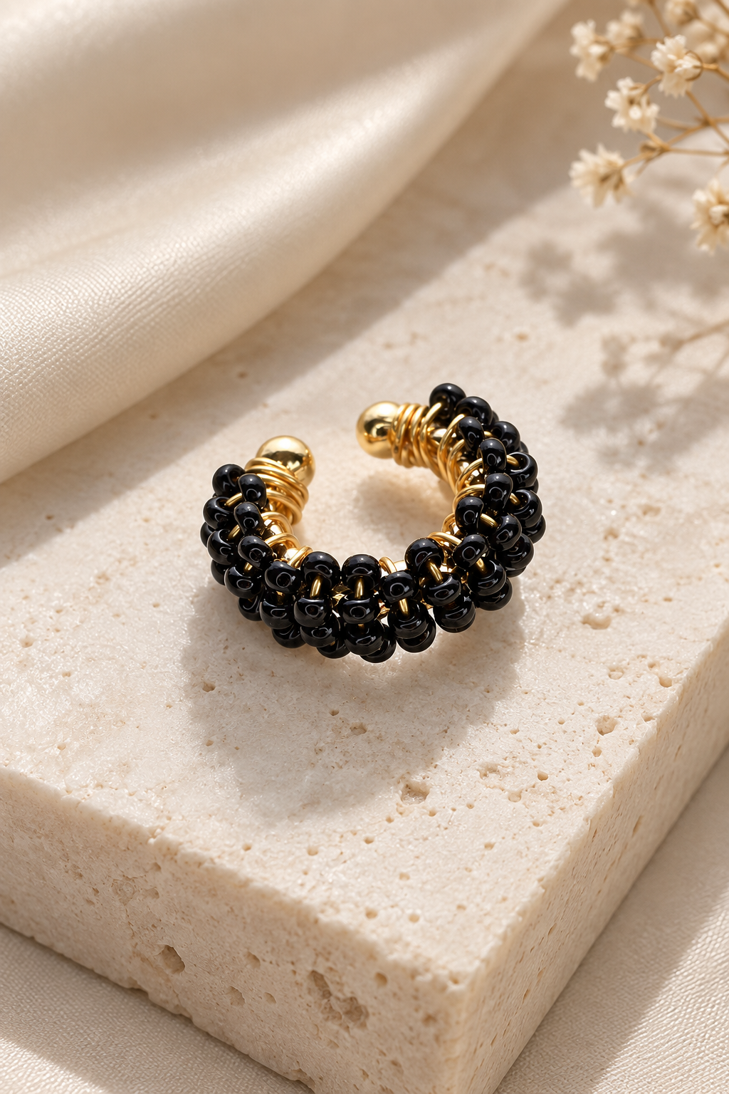 EARCUFF BAÑO DE ORO PIEDRAS NEGRAS MJ92
