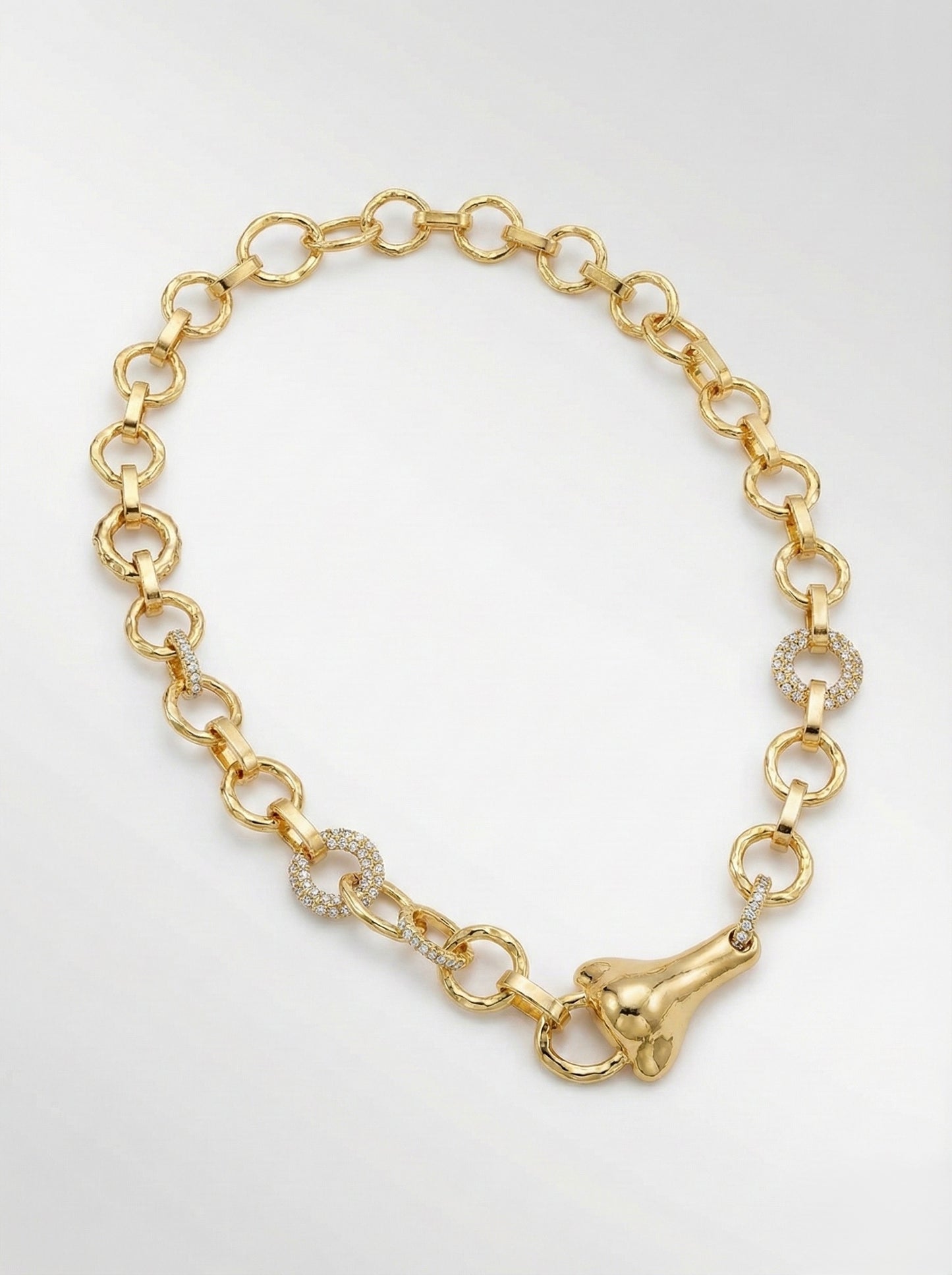 COLLAR ESLABONES CON CENTRO NARIZ