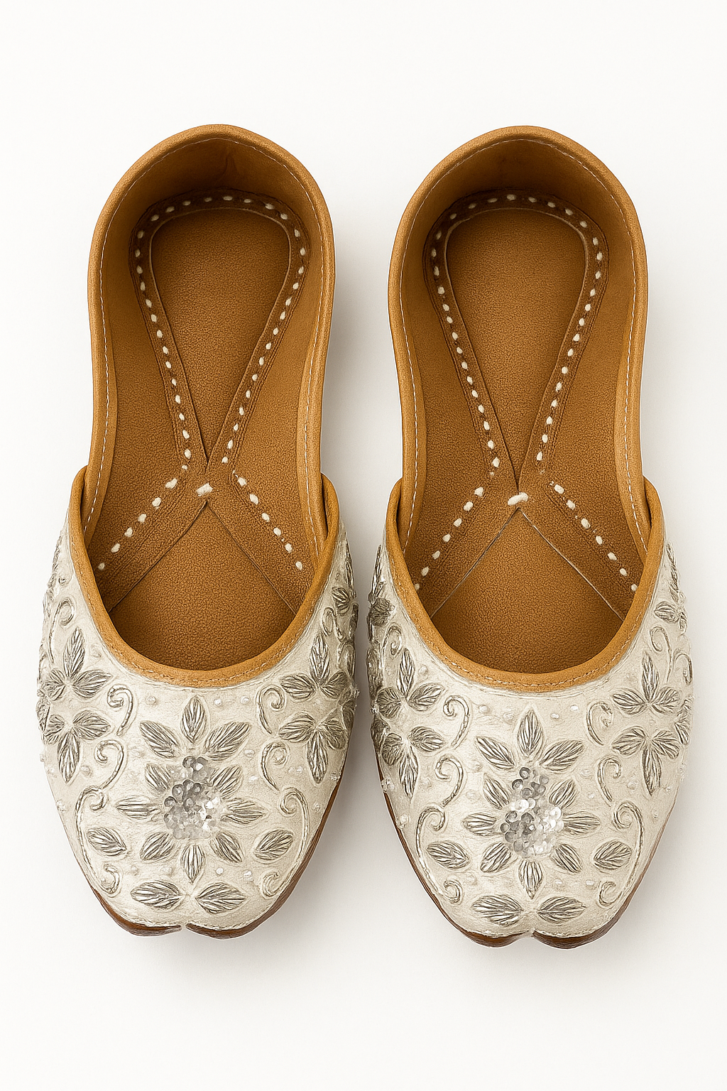 Alquiler Juttis Plateadas - Zapatos de la India