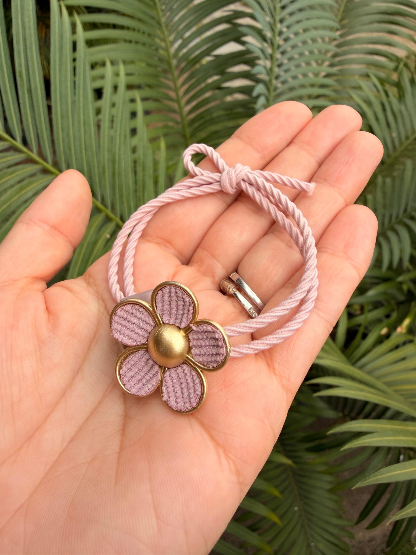 Liga para el cabello diseño de flores
