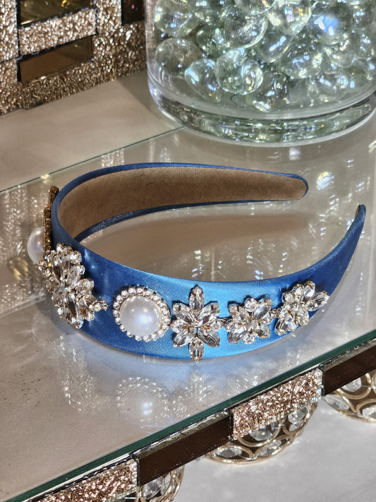 Diadema vintage satinada con zircones y perlas 02729