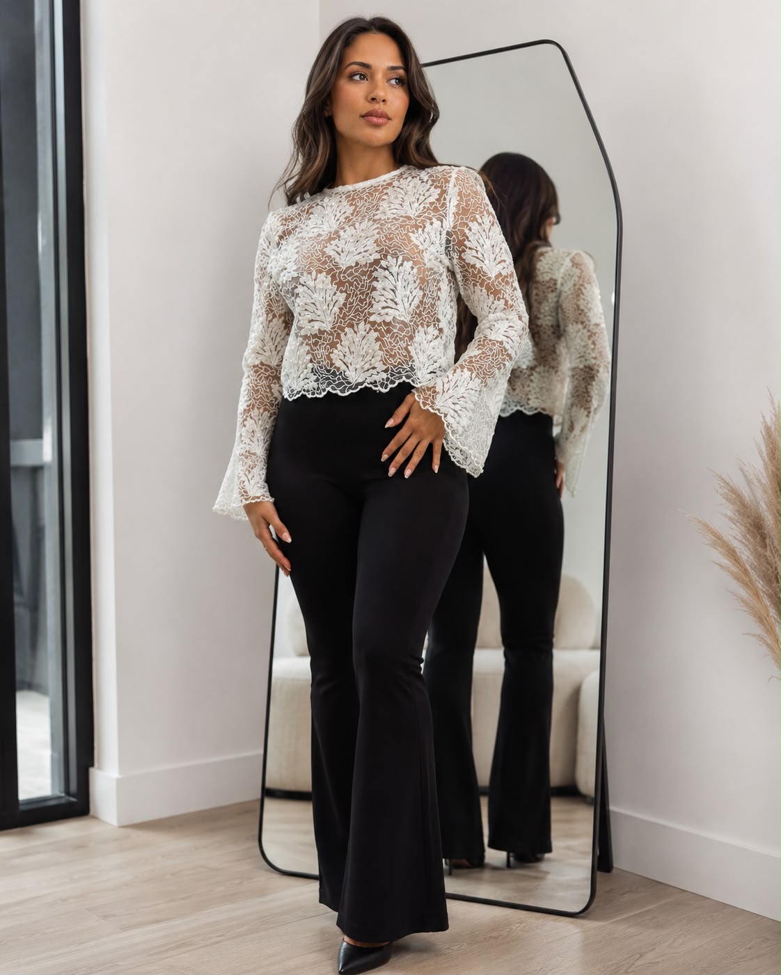 Blusa blanca encaje y perla