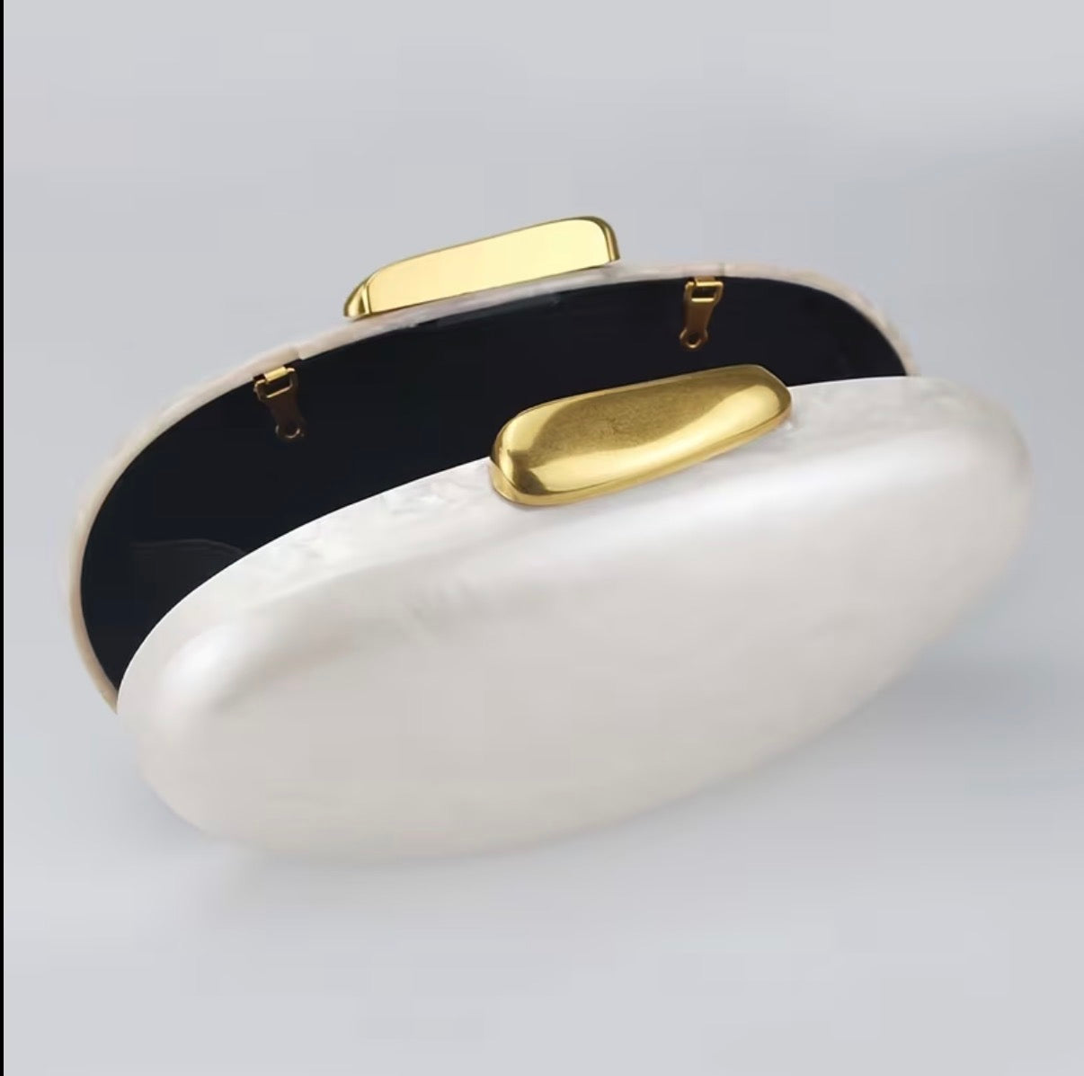 Clutch Pearl Shell