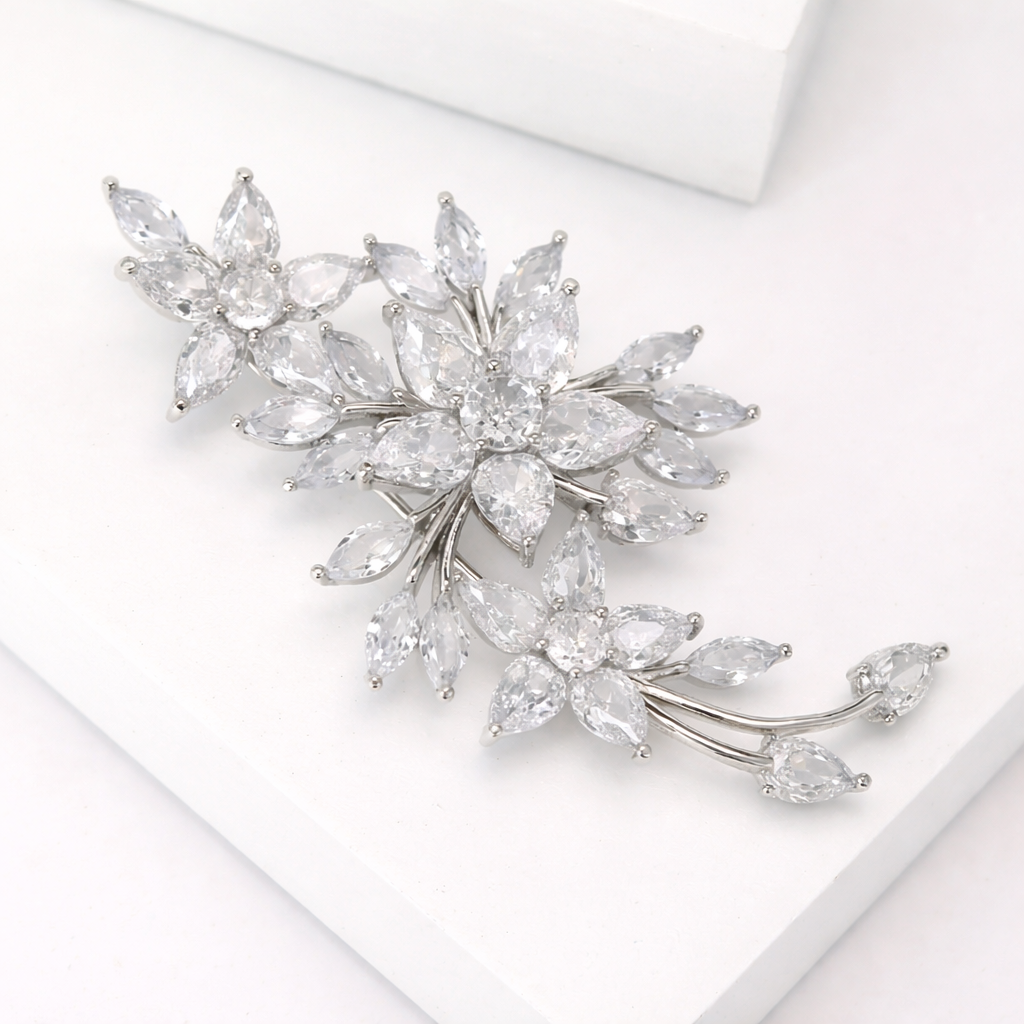Mini Prendedor Floral Crystal Bloom